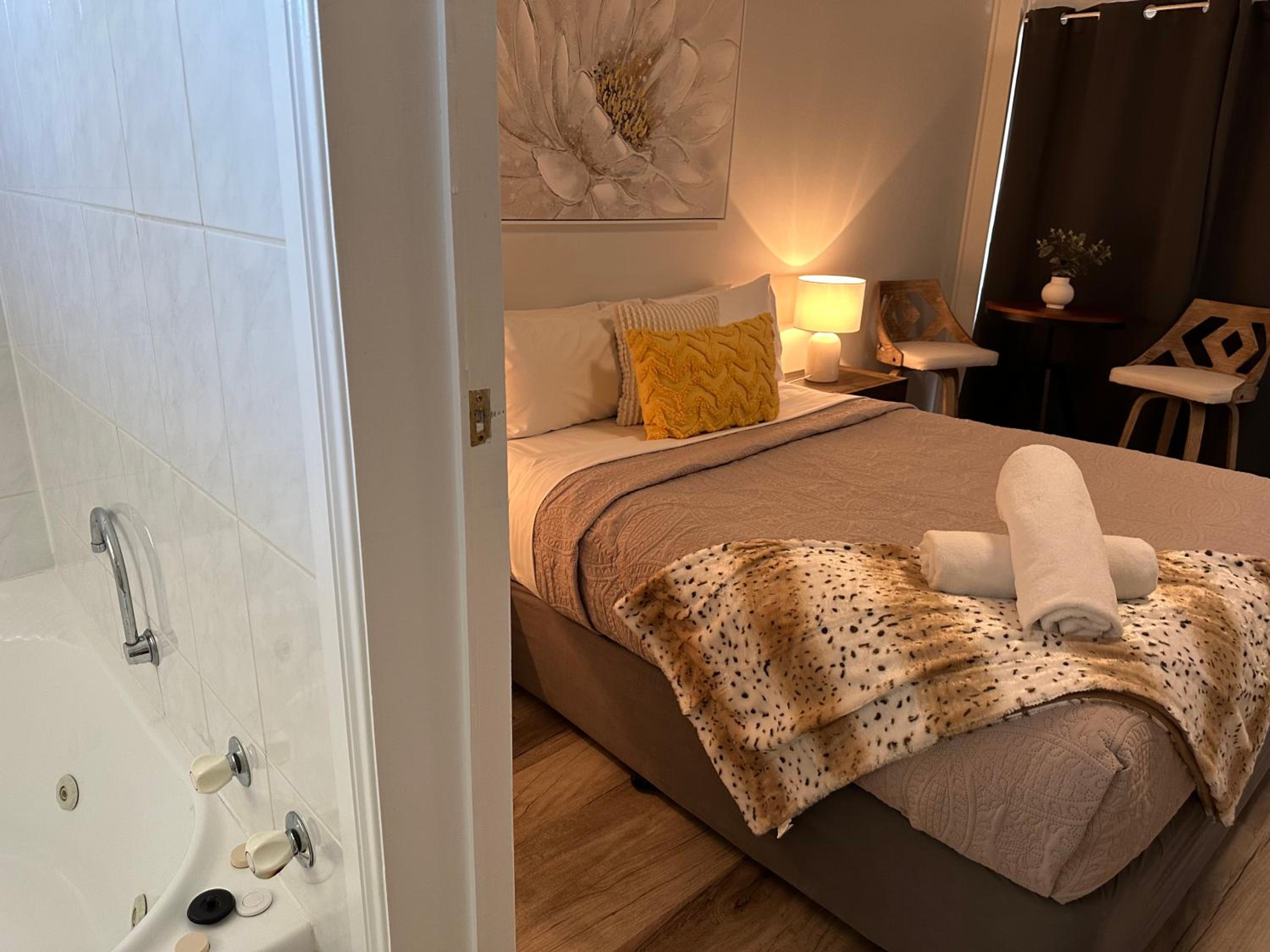Queen Room with Spa Bath photo 3