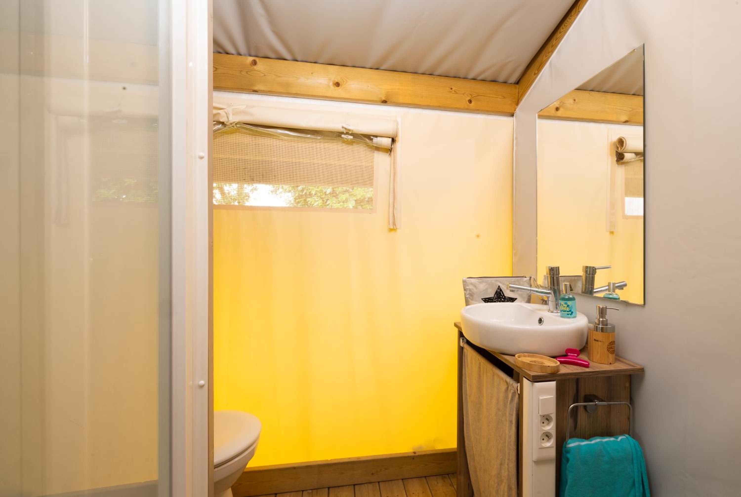Tent lodge 2 rooms 4 people photo 3