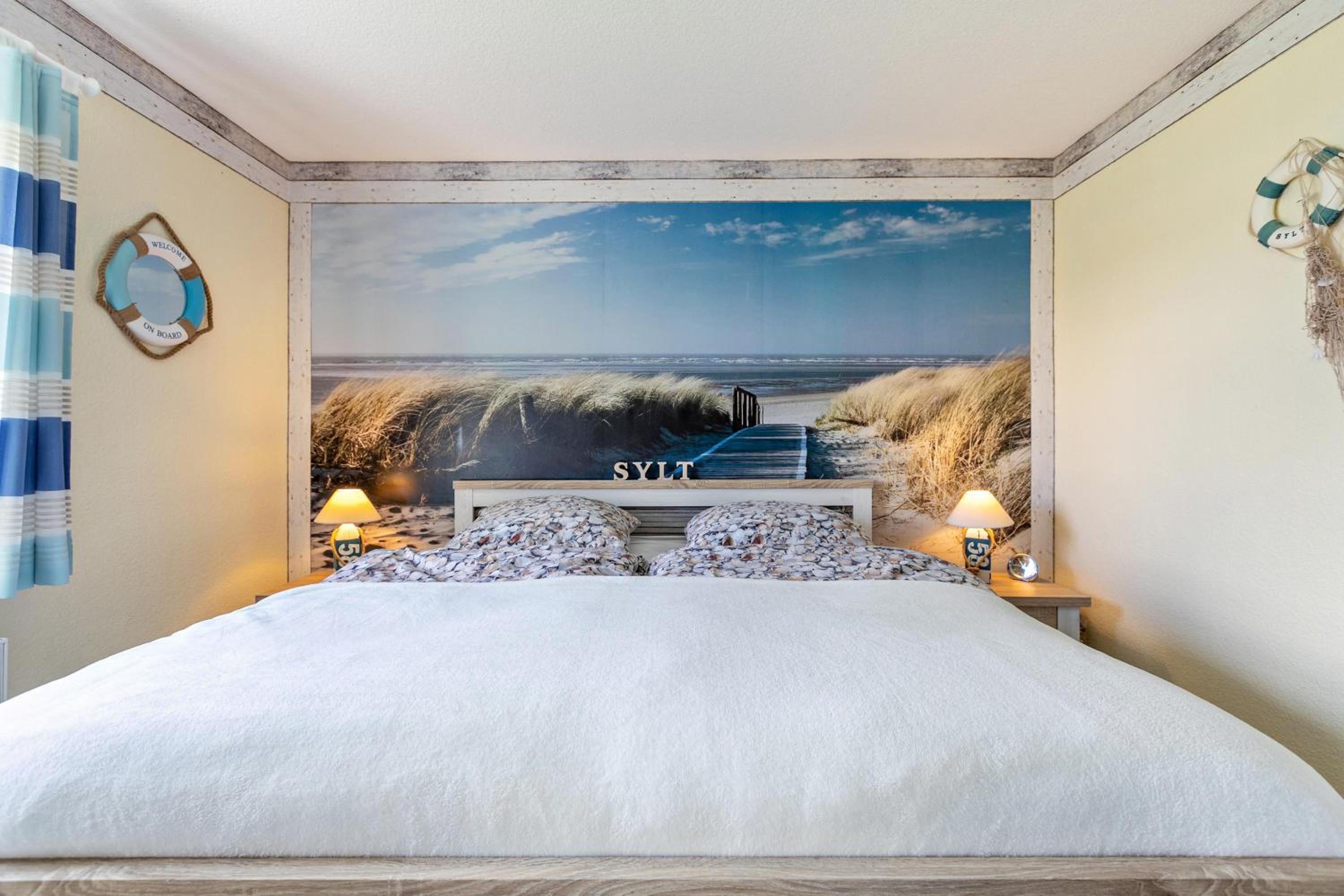 Two-Bedroom Deluxe Apartment with Garden View photo 2