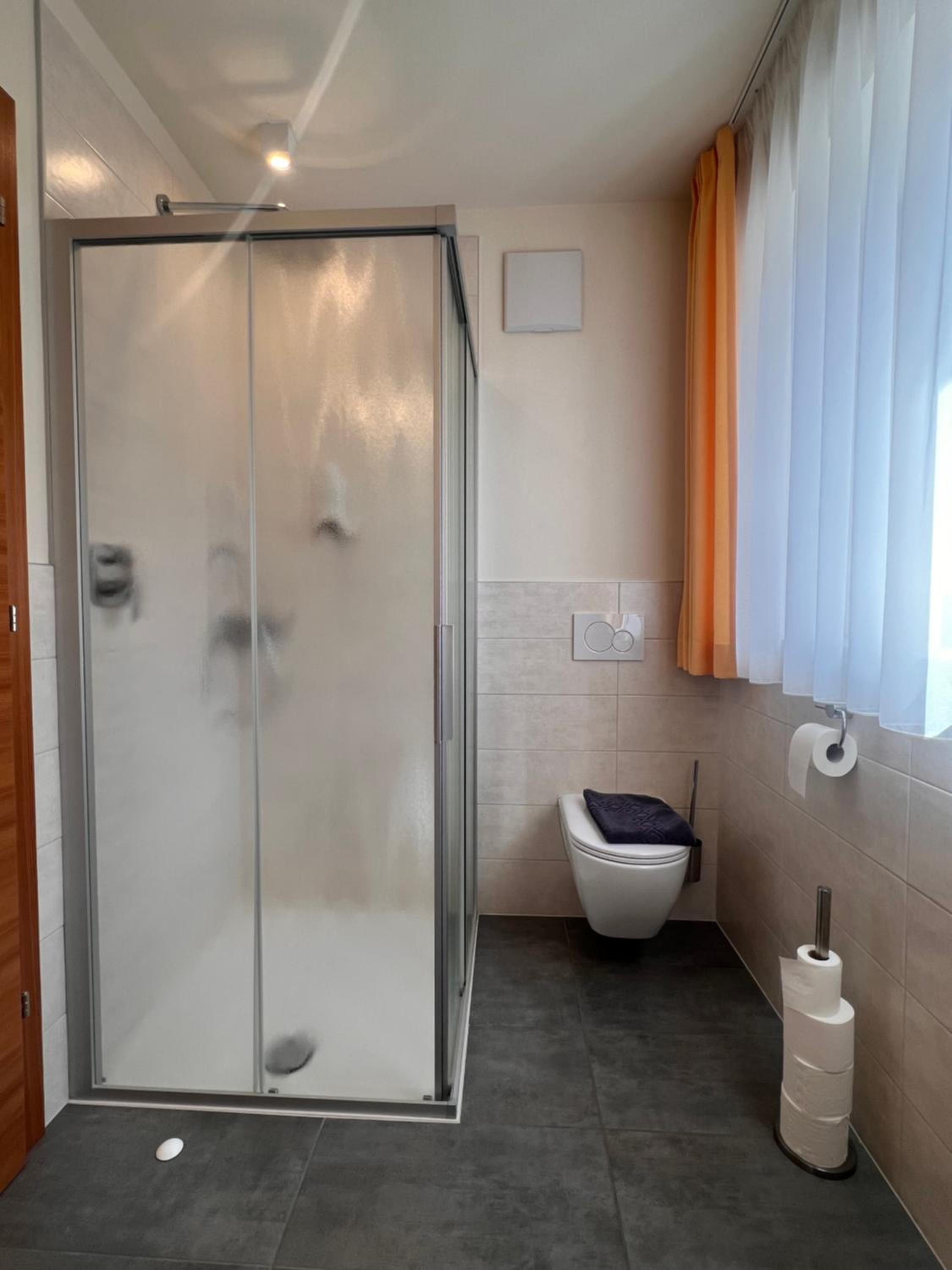 Double or Twin Room without Balcony - Photo 3