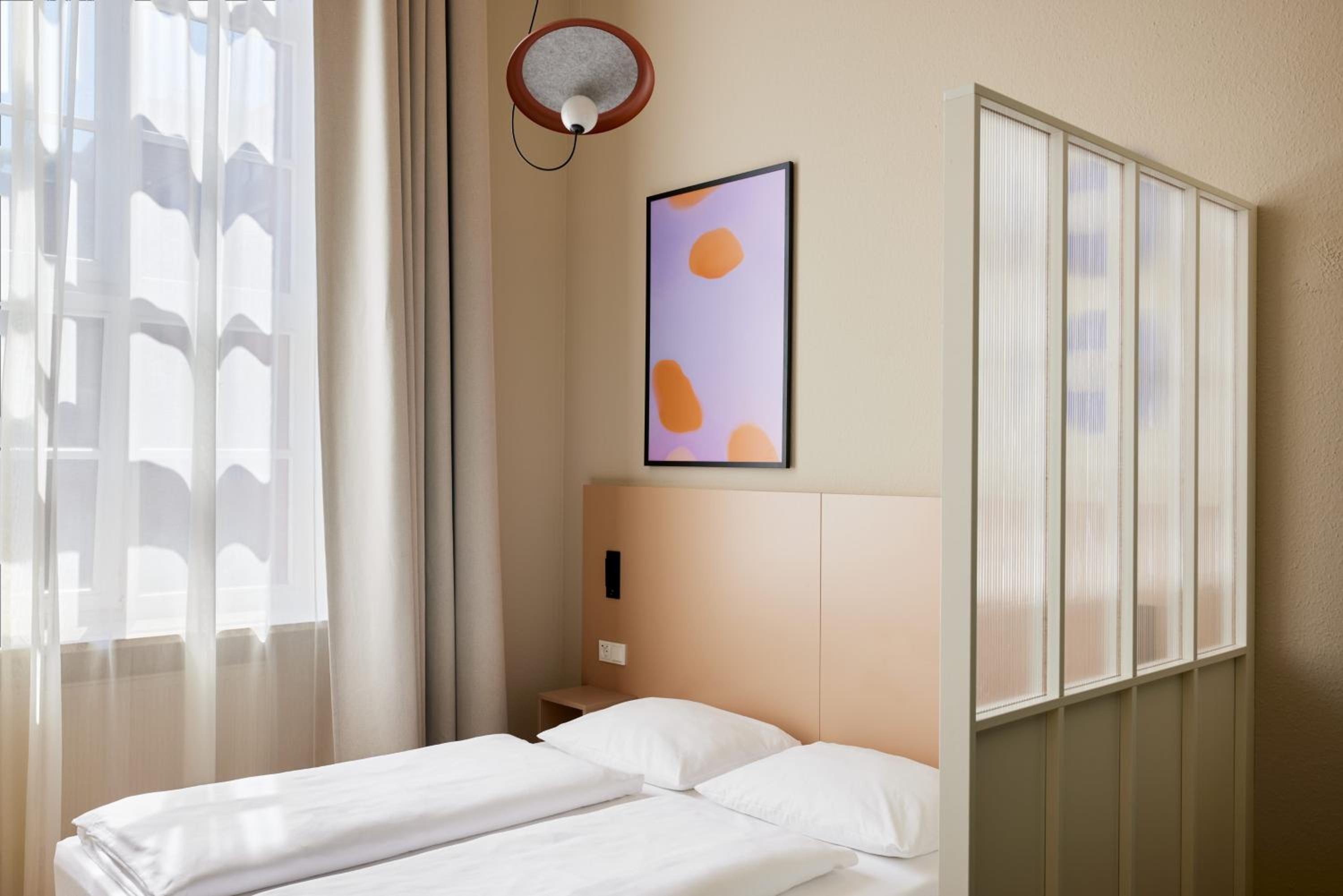 Standard Double Room - Photo 6