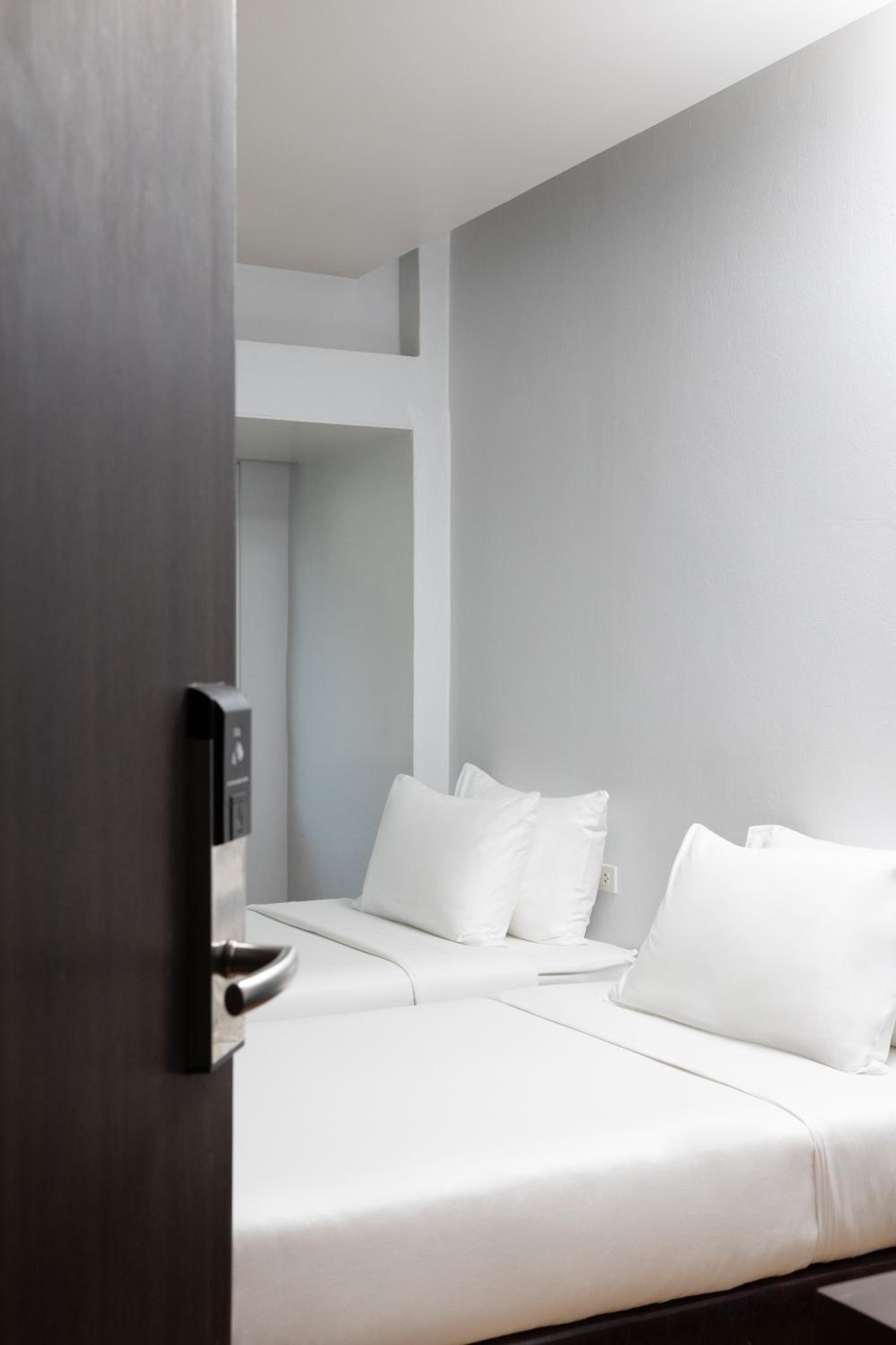 Standard Twin Room photo 2