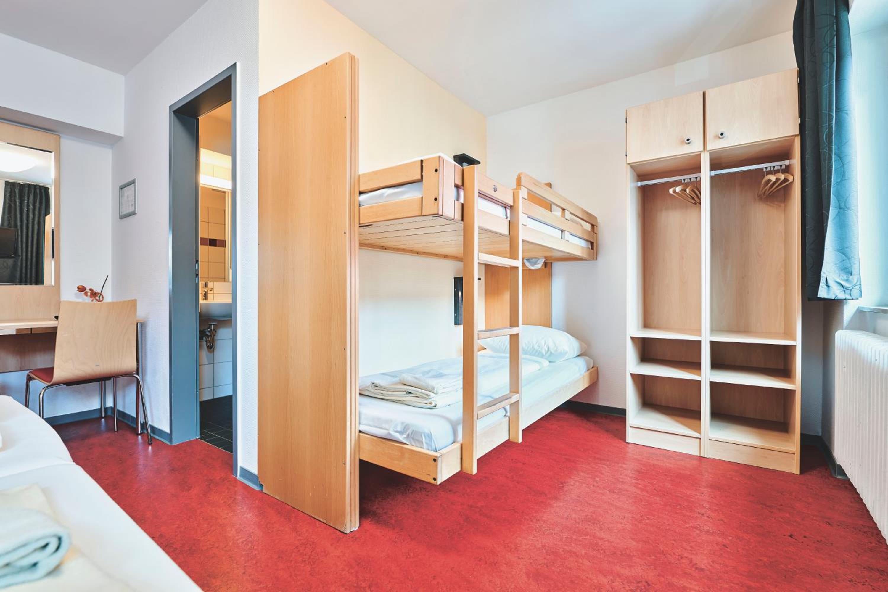 Quadruple Room - Photo 2