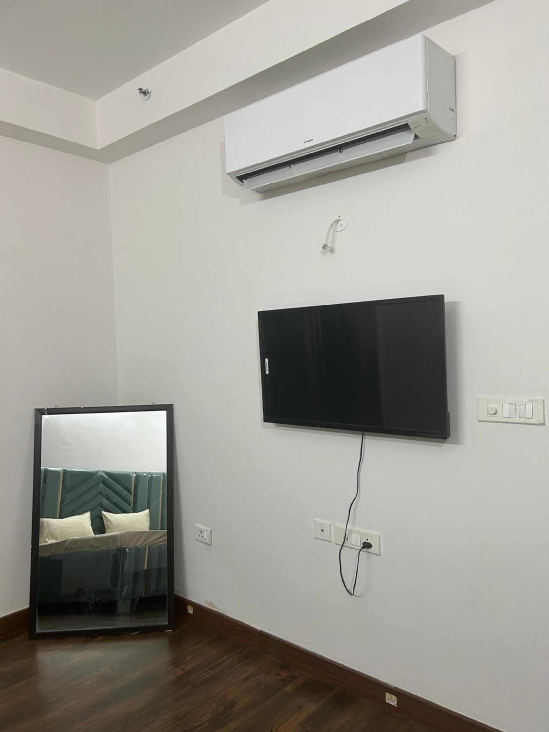 One-Bedroom Apartment photo 3