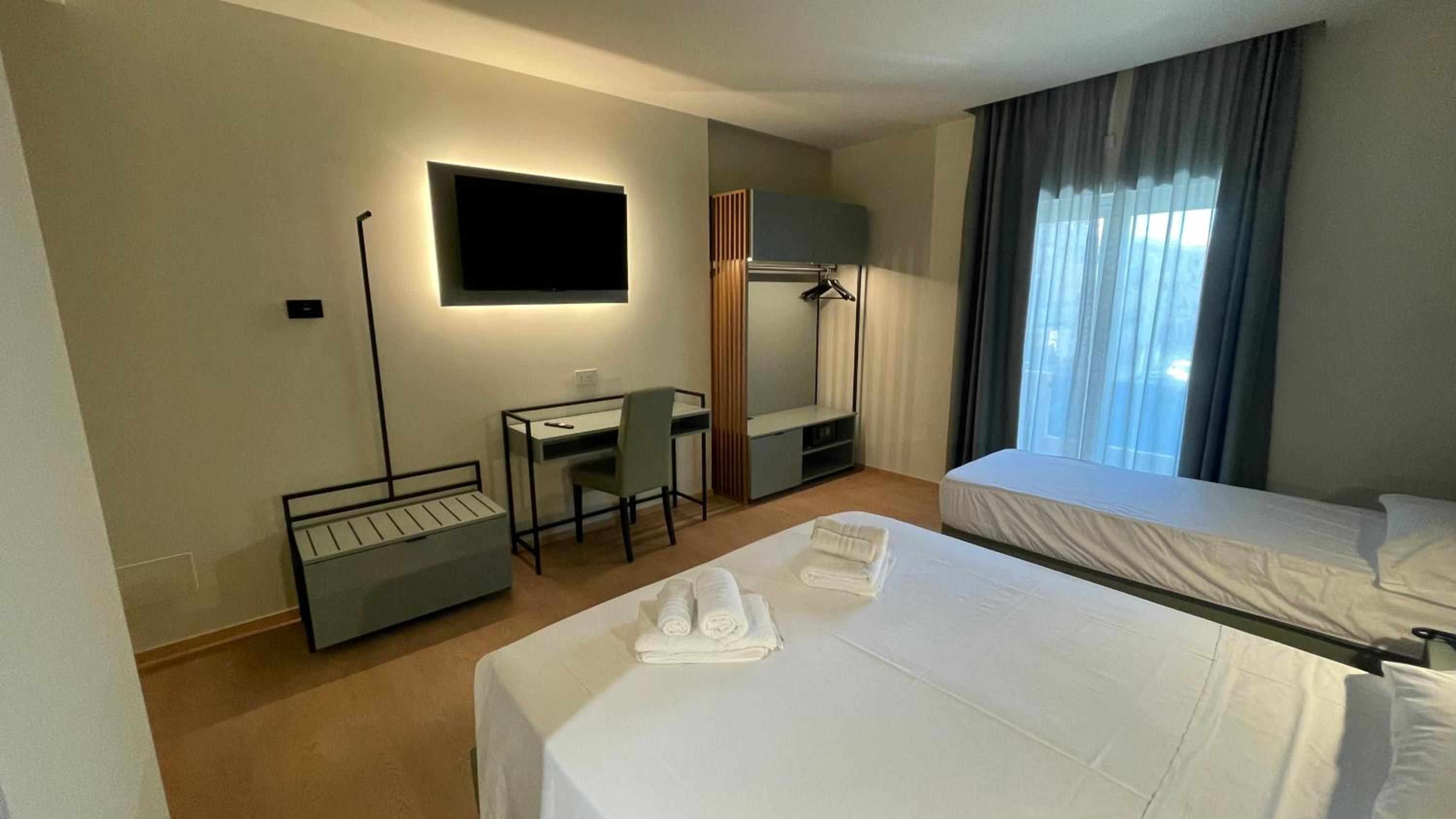 Deluxe Triple Room