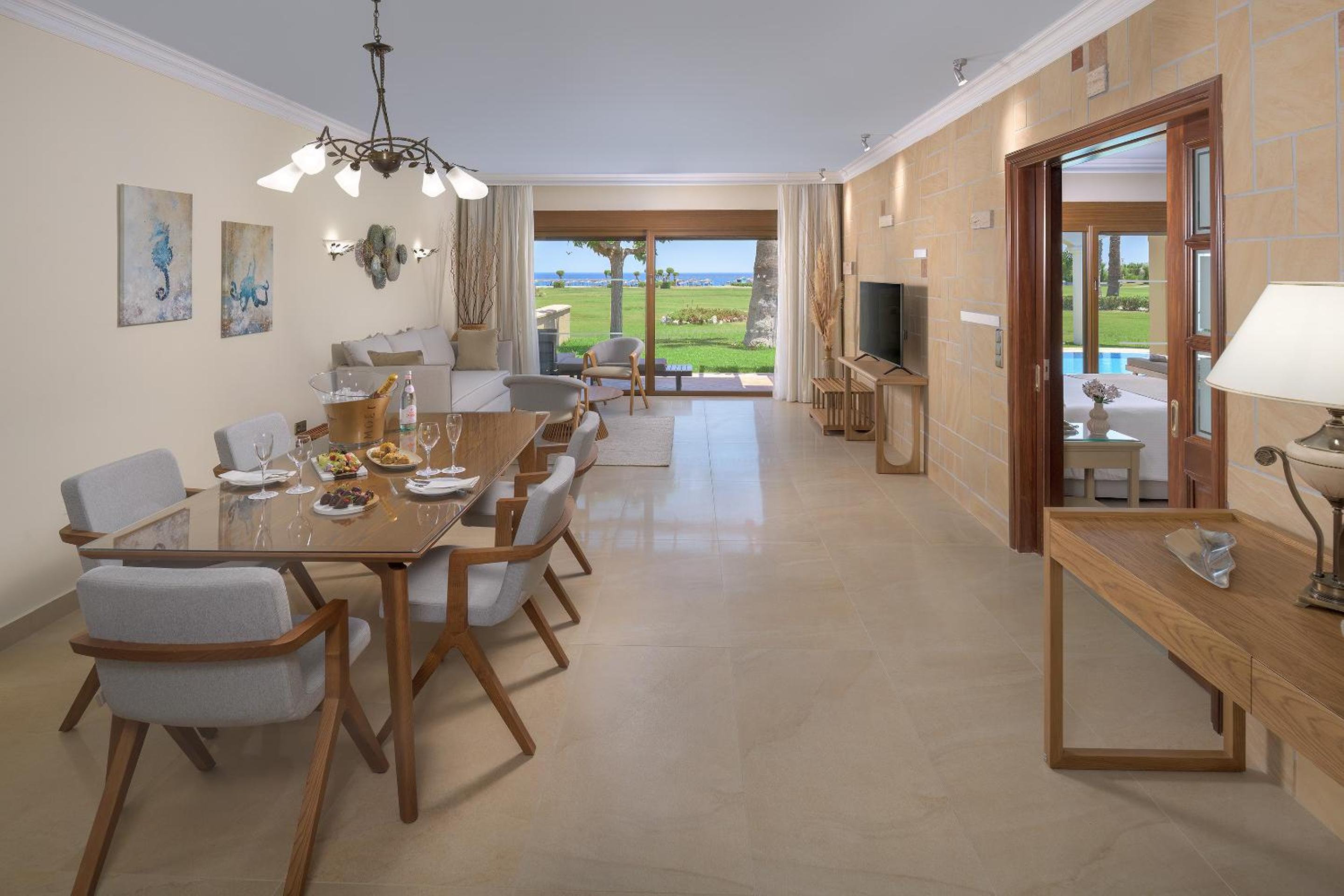 Presidential Villa with Personal Pool (2-4 People)