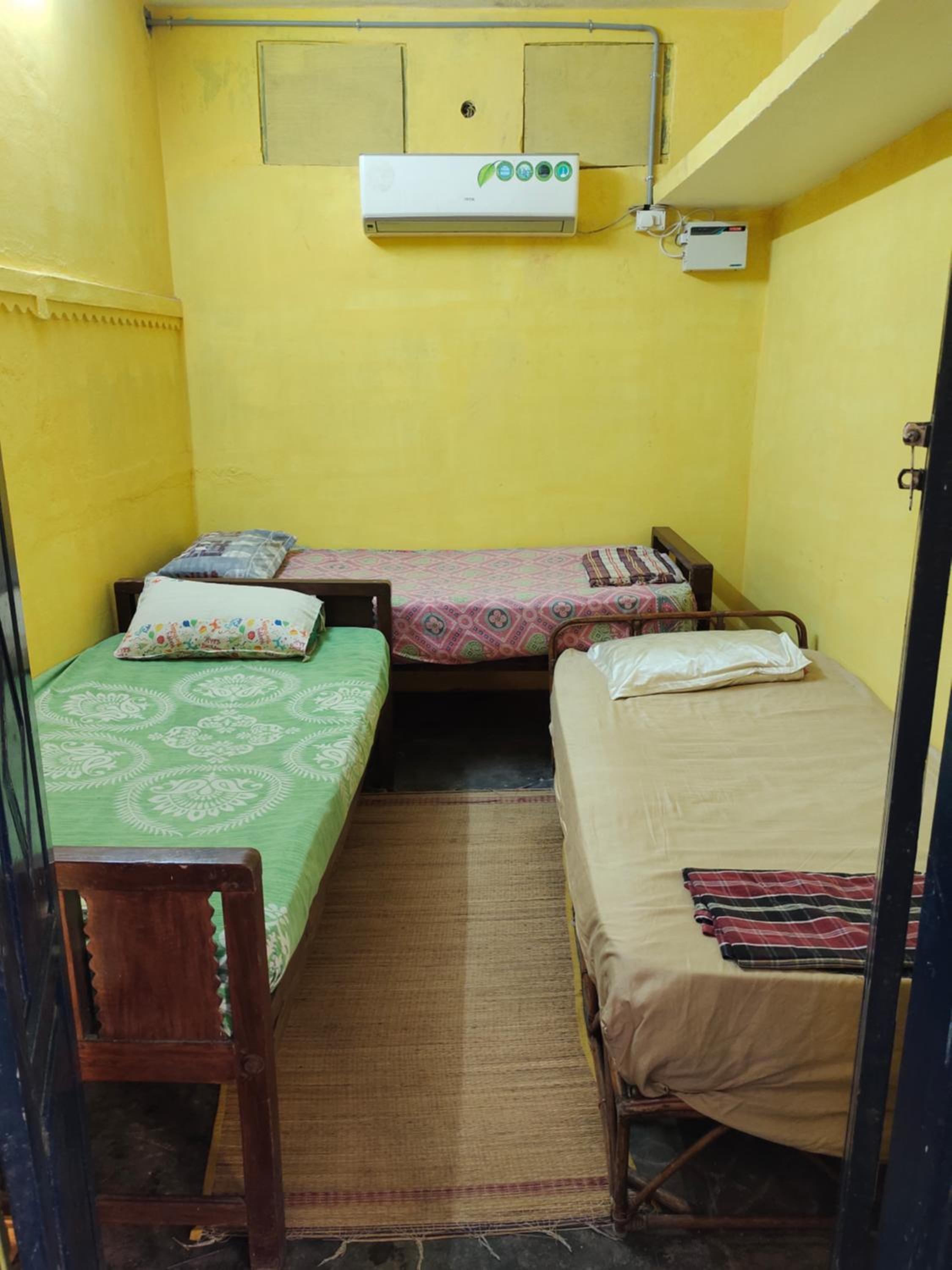 Single Bed In Mixed Dormitory Room photo 1