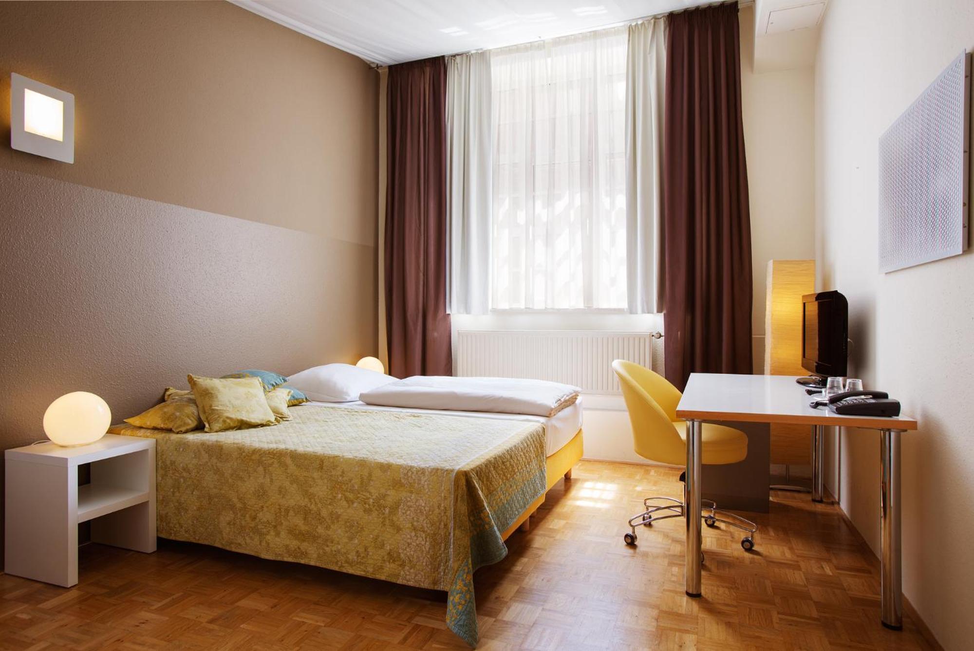 Economy Double Room - Photo 1