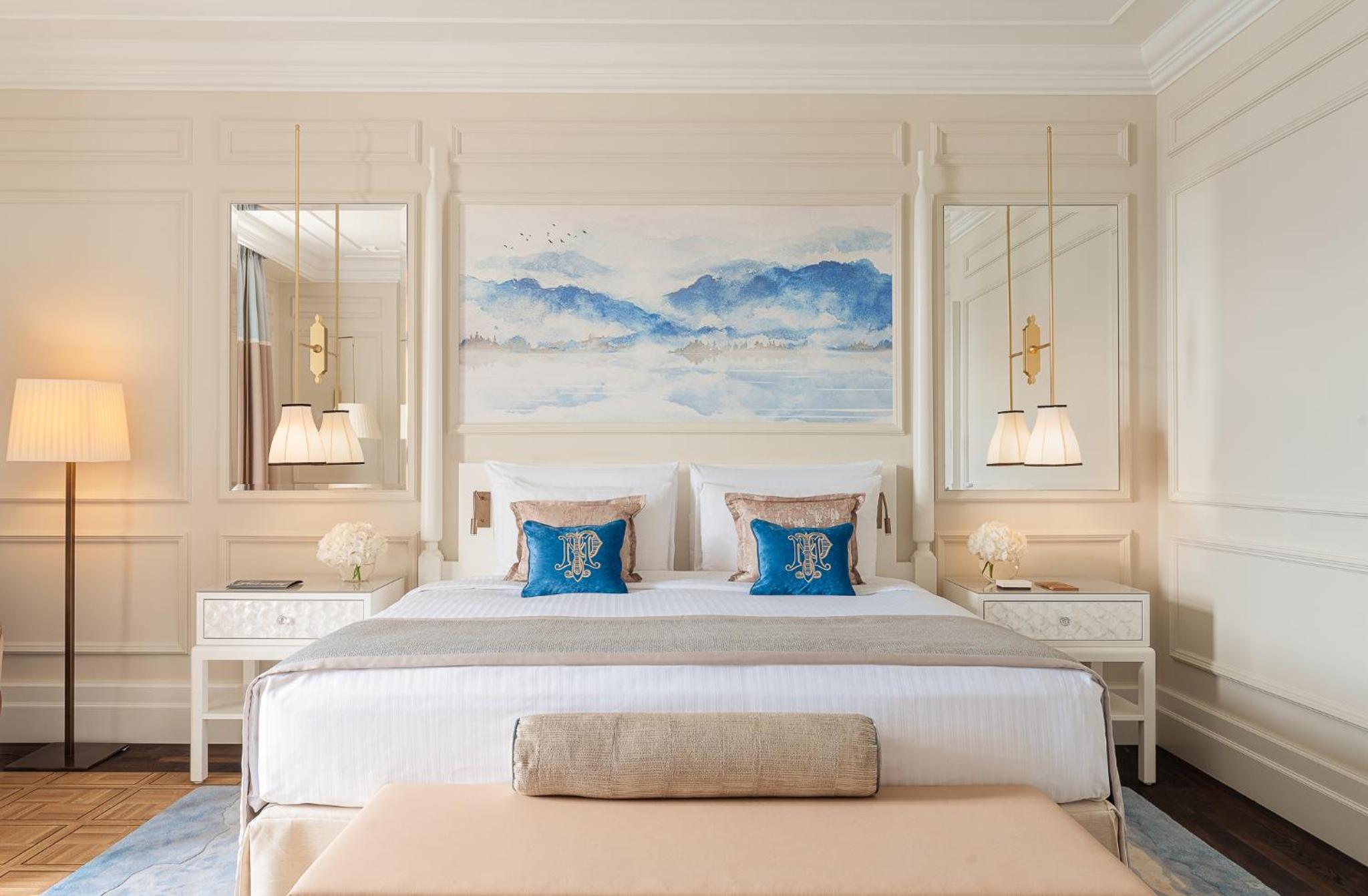 Signature Room with Lake View - Photo 5