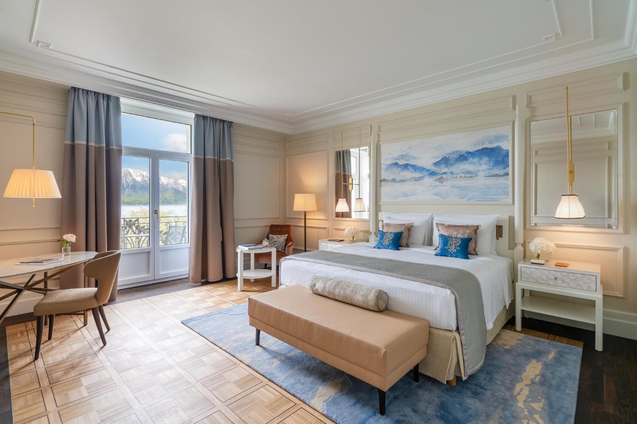 Signature Room with Lake View - Photo 1