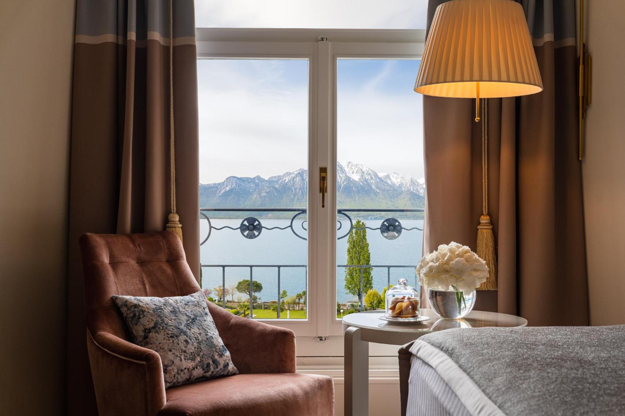 Superior Double Room - Lake Side - Photo 4