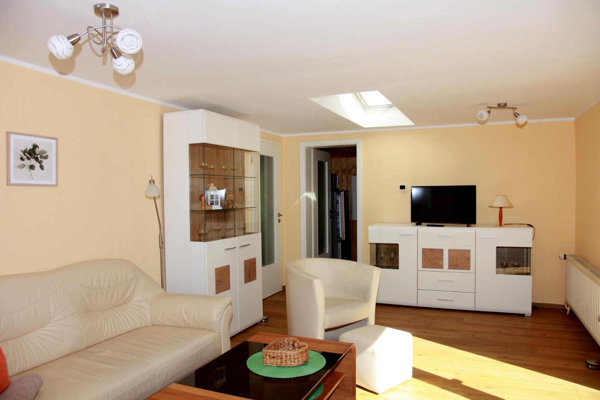 One-Bedroom House photo 1