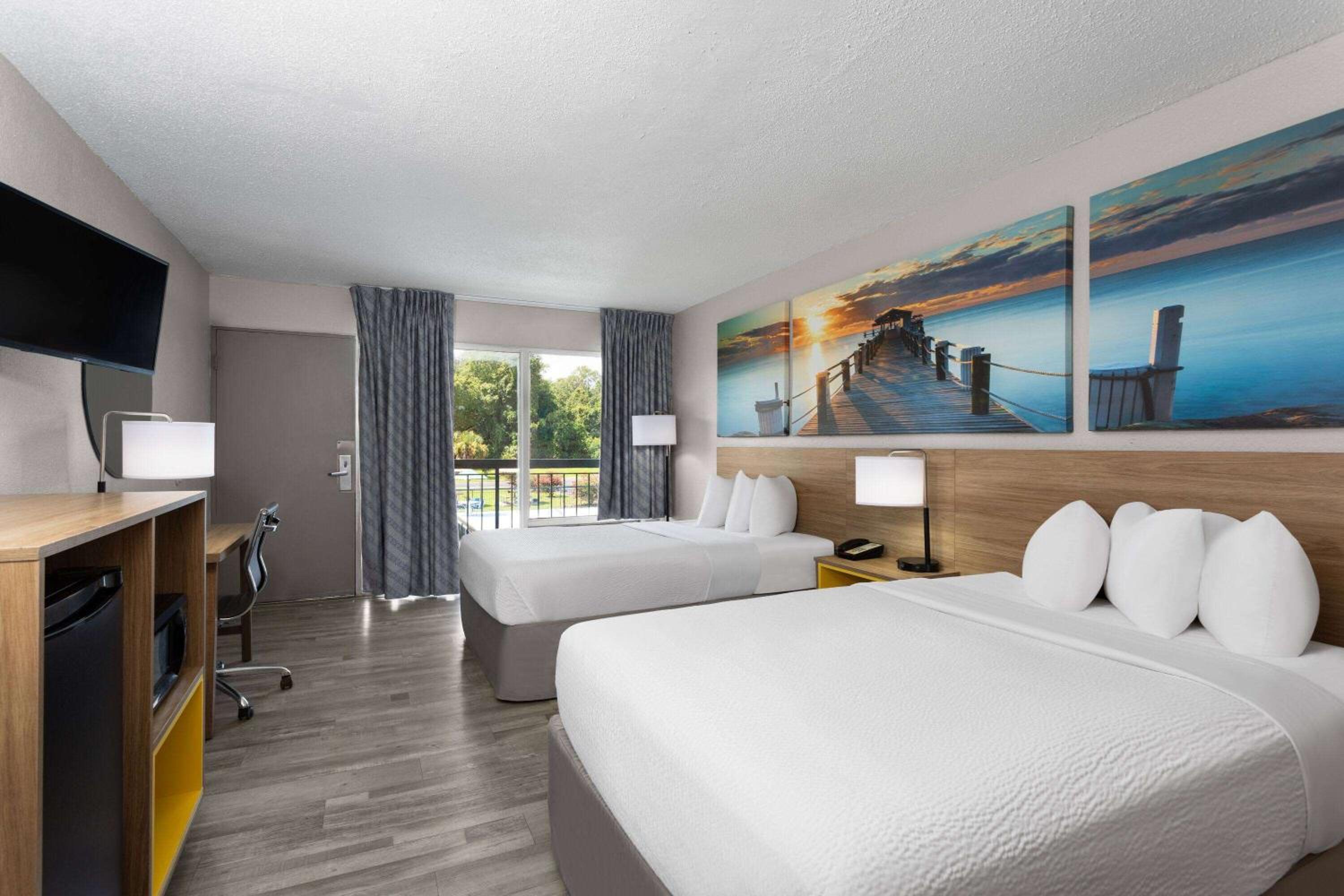 Double Room with Two Double Beds - Smoking - Photo 1