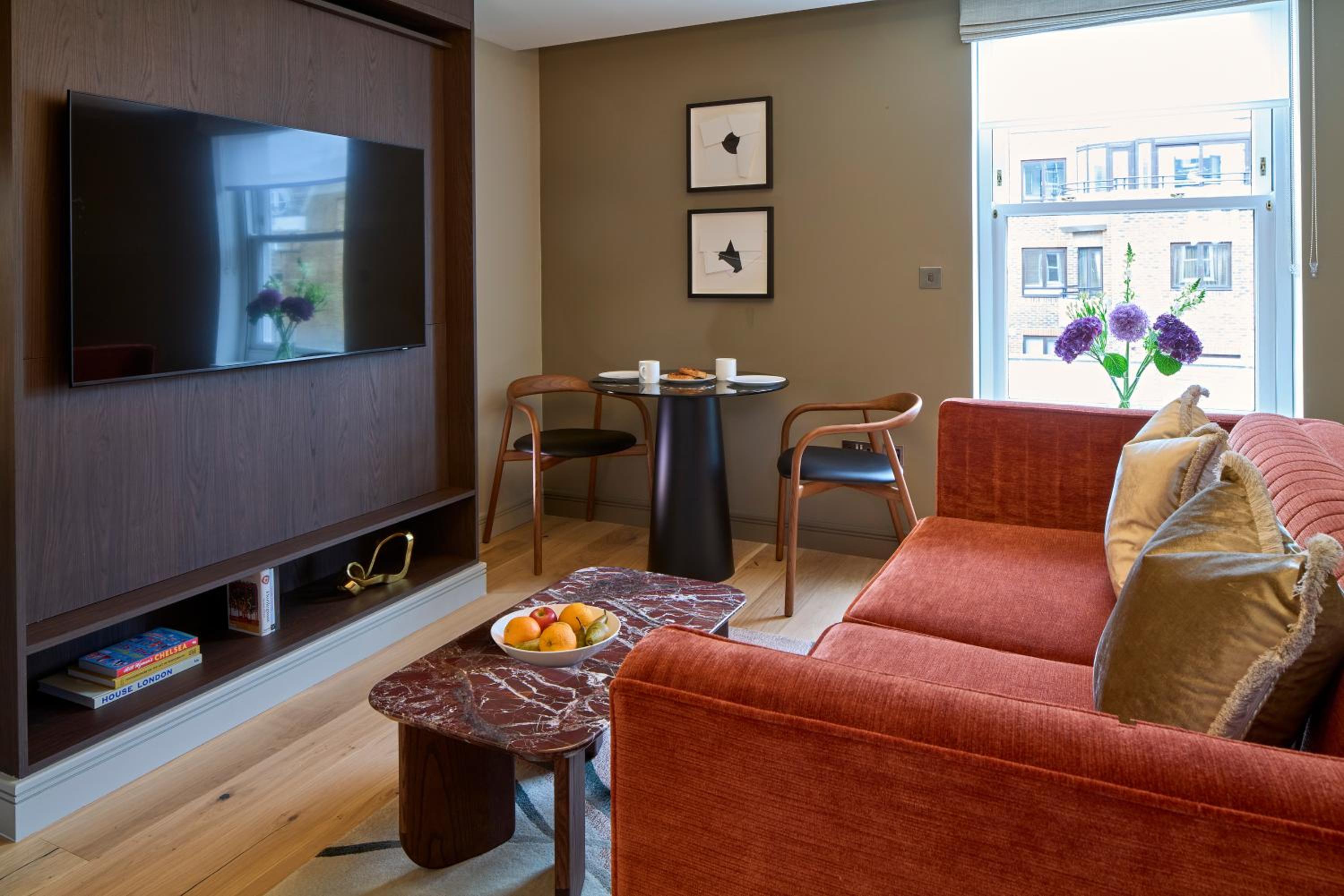 Luxury Open Plan Apartment photo 3