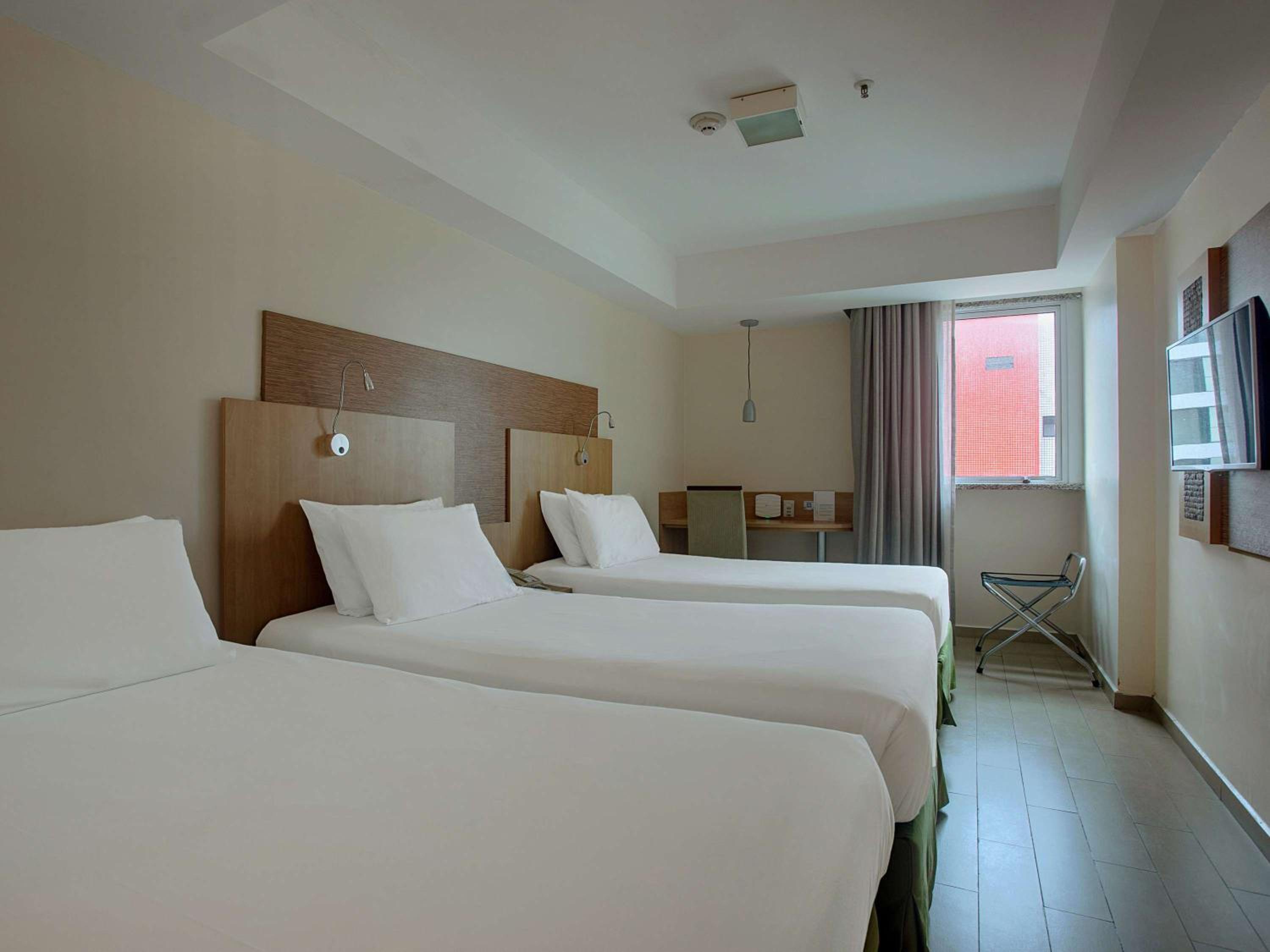 Standard Room With Three Single Beds photo 1