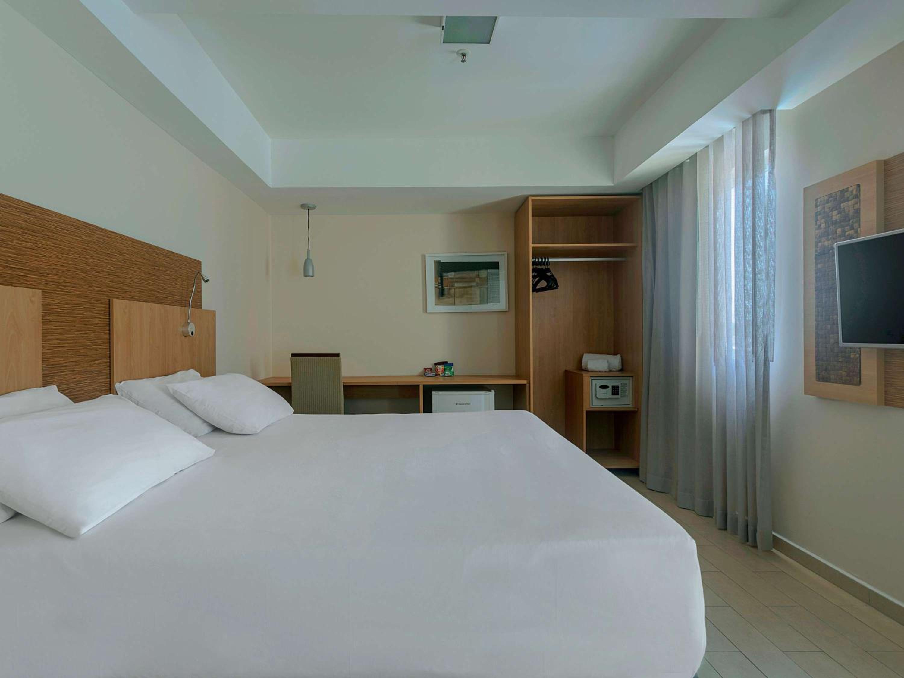 Standard Double Room - Disability Access photo 1
