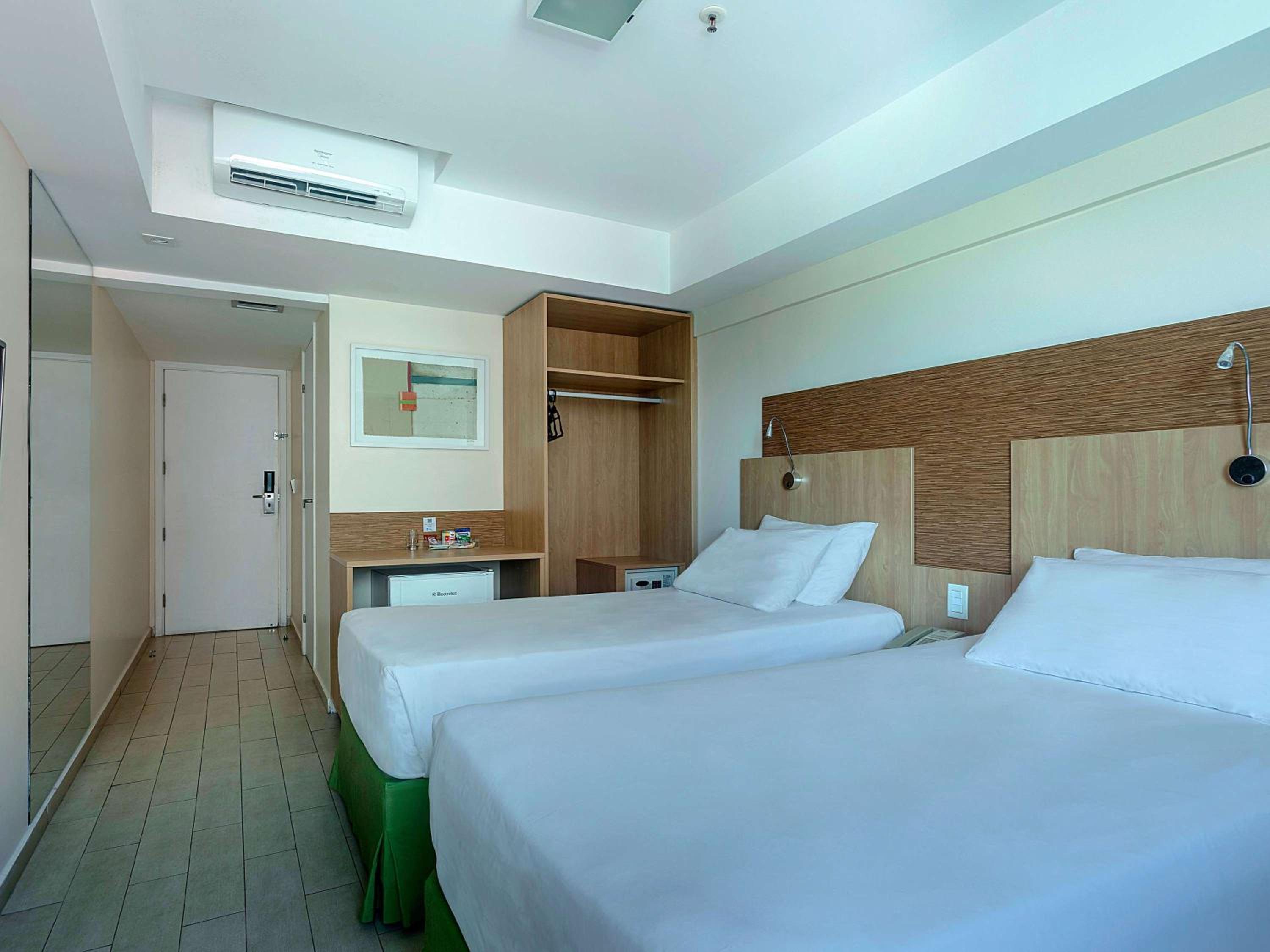Standard Twin Room photo 2