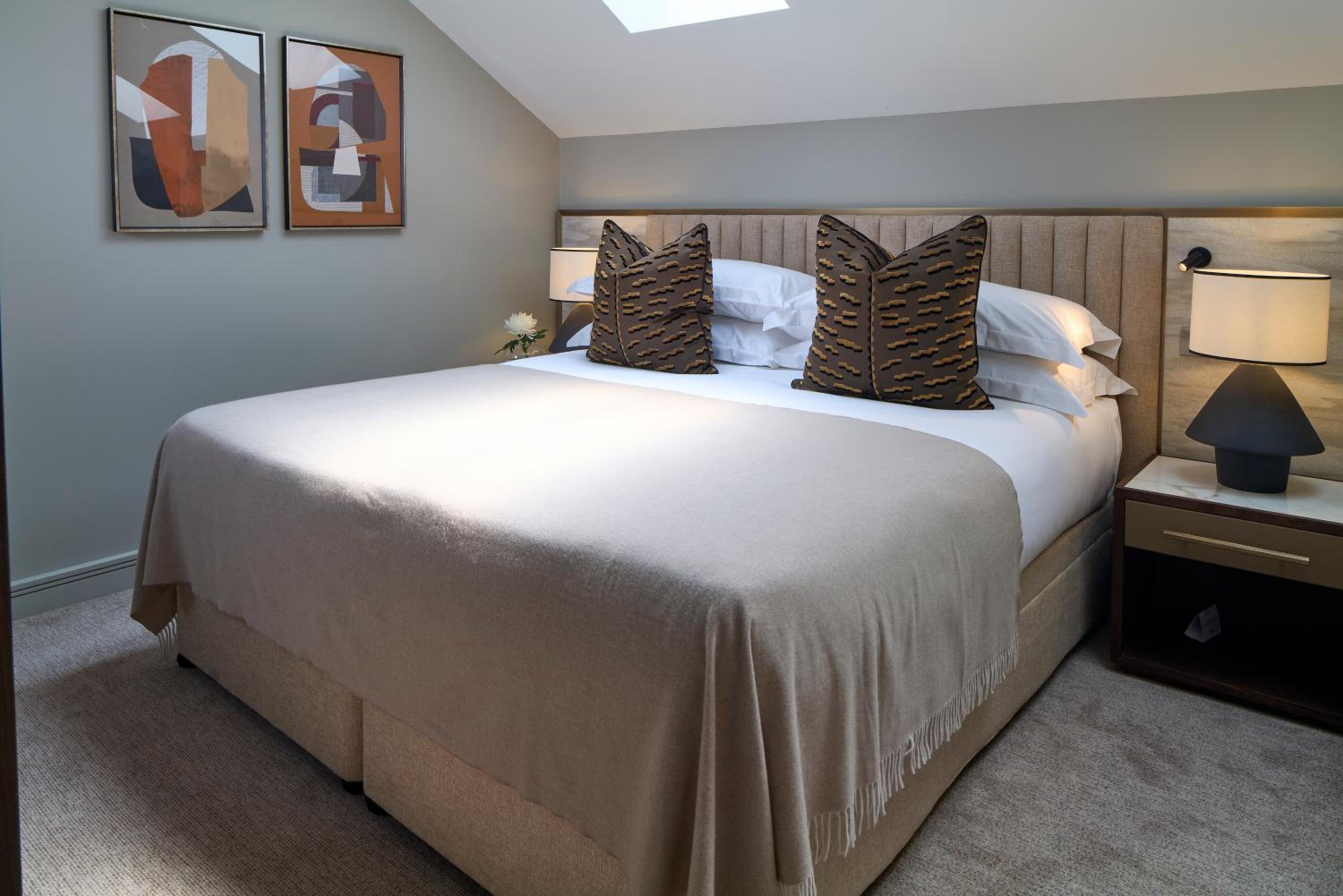 Luxury Loft Open Plan One Bedroom photo 2