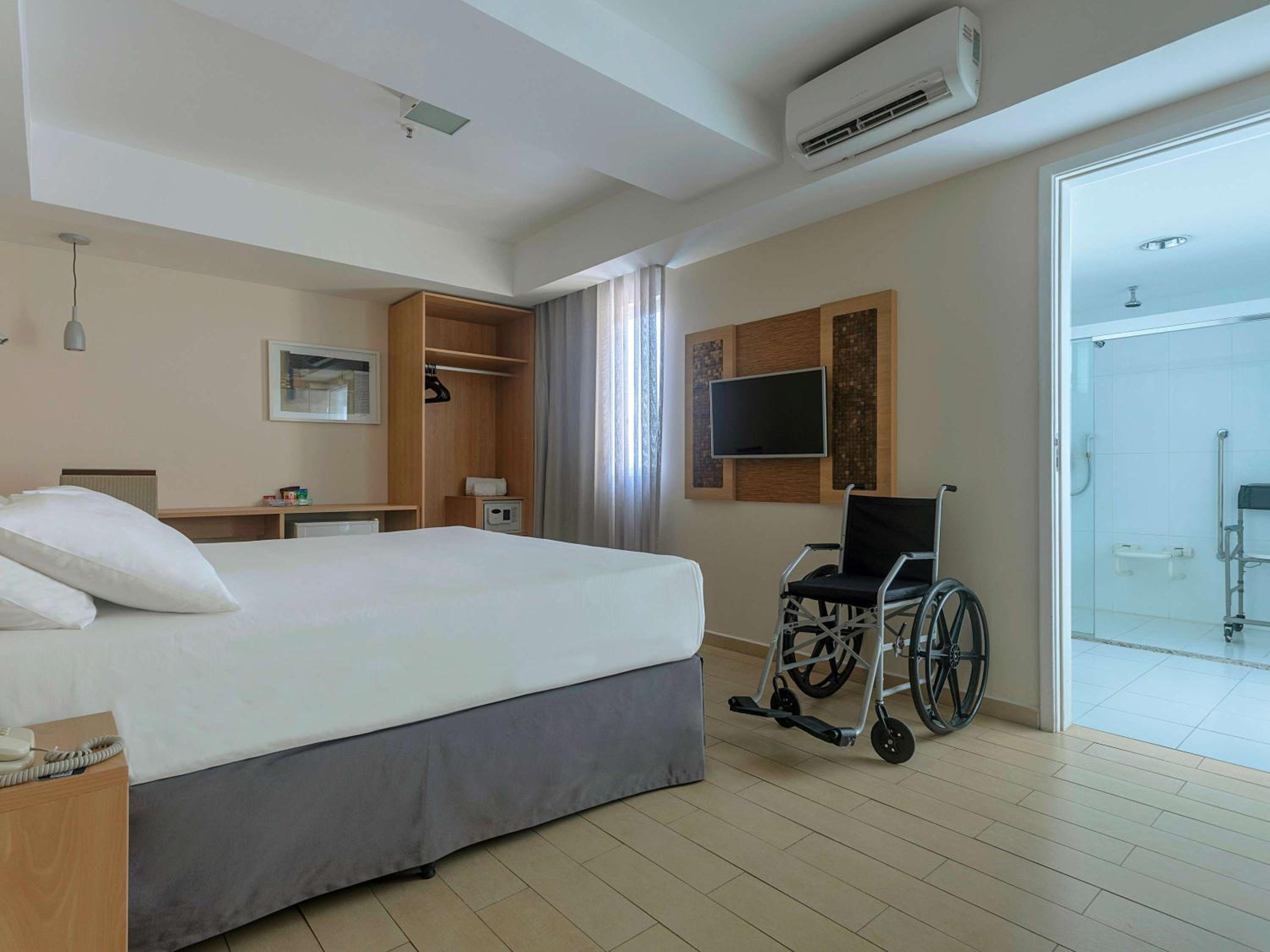 Standard Double Room - Disability Access photo 3