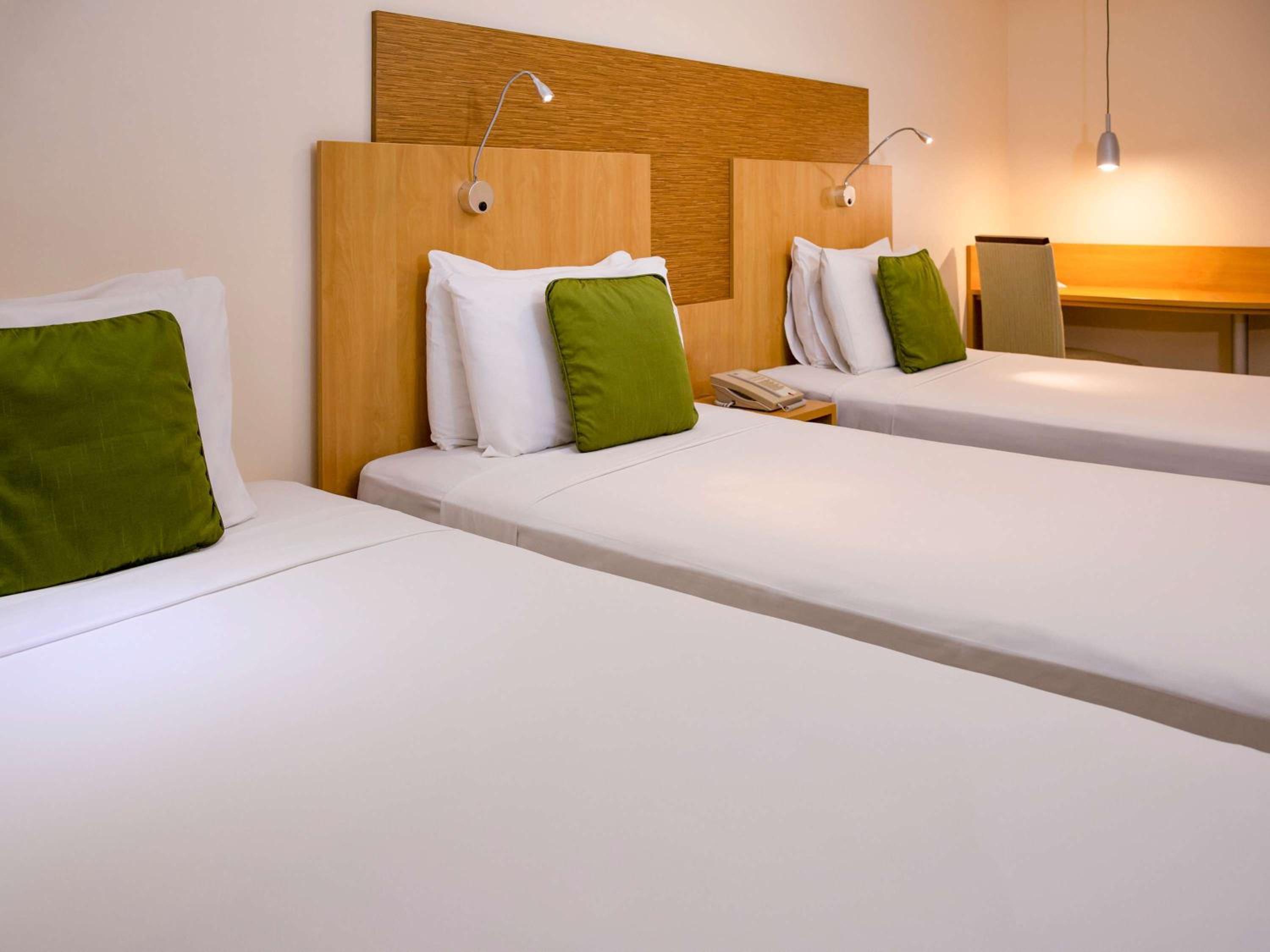 Standard Room With Three Single Beds photo 3