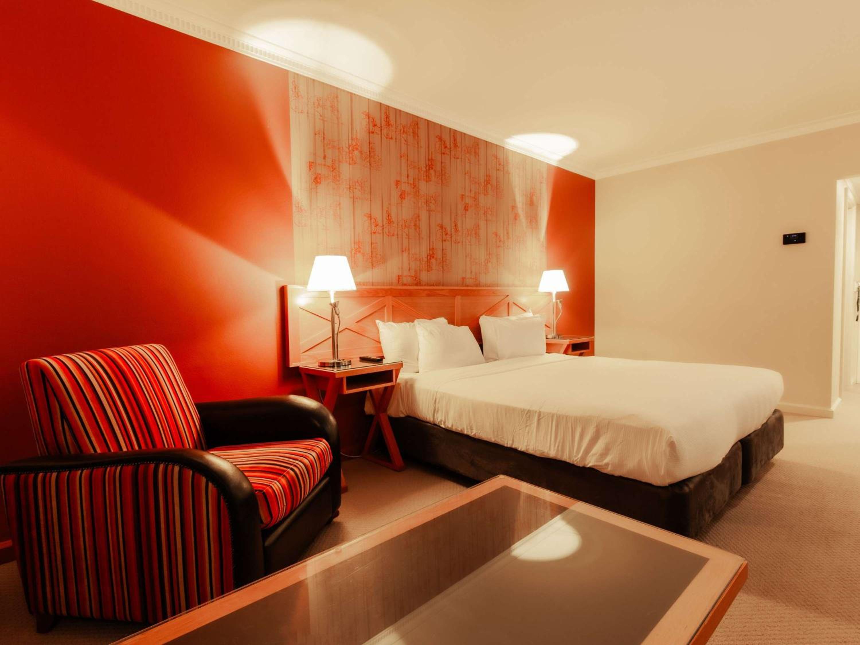 Classic King Room - Photo 13