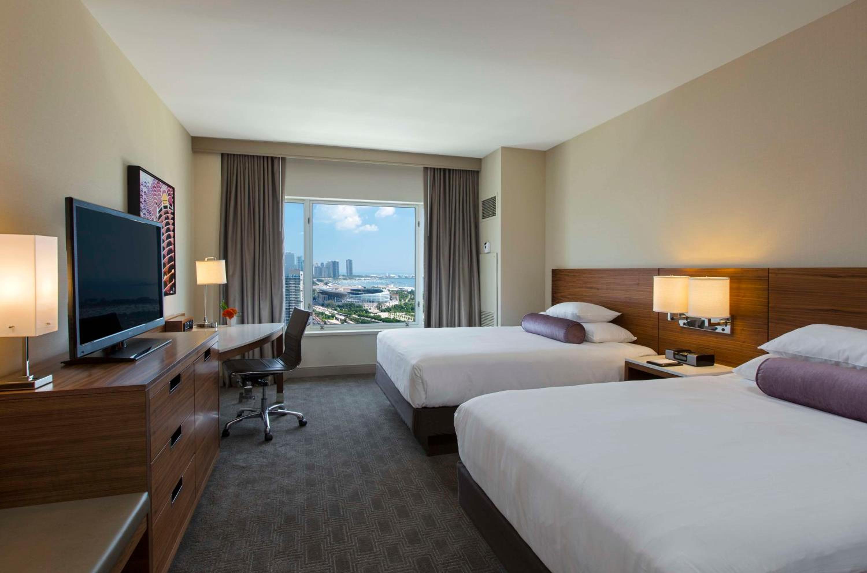 Queen Room with One Double Beds and Shower - Mobility Accessible - Photo 1