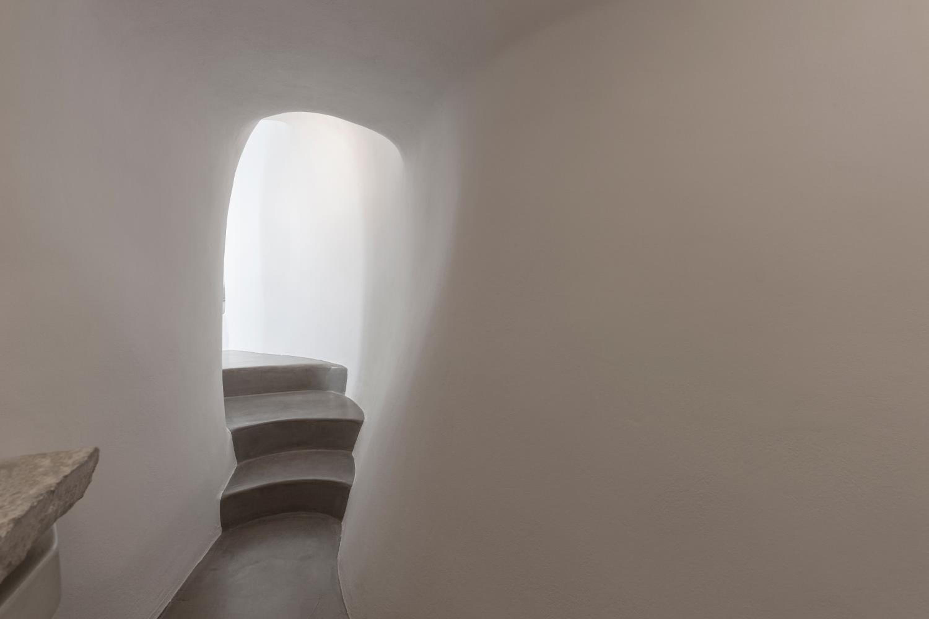 The Cave House - Photo 8