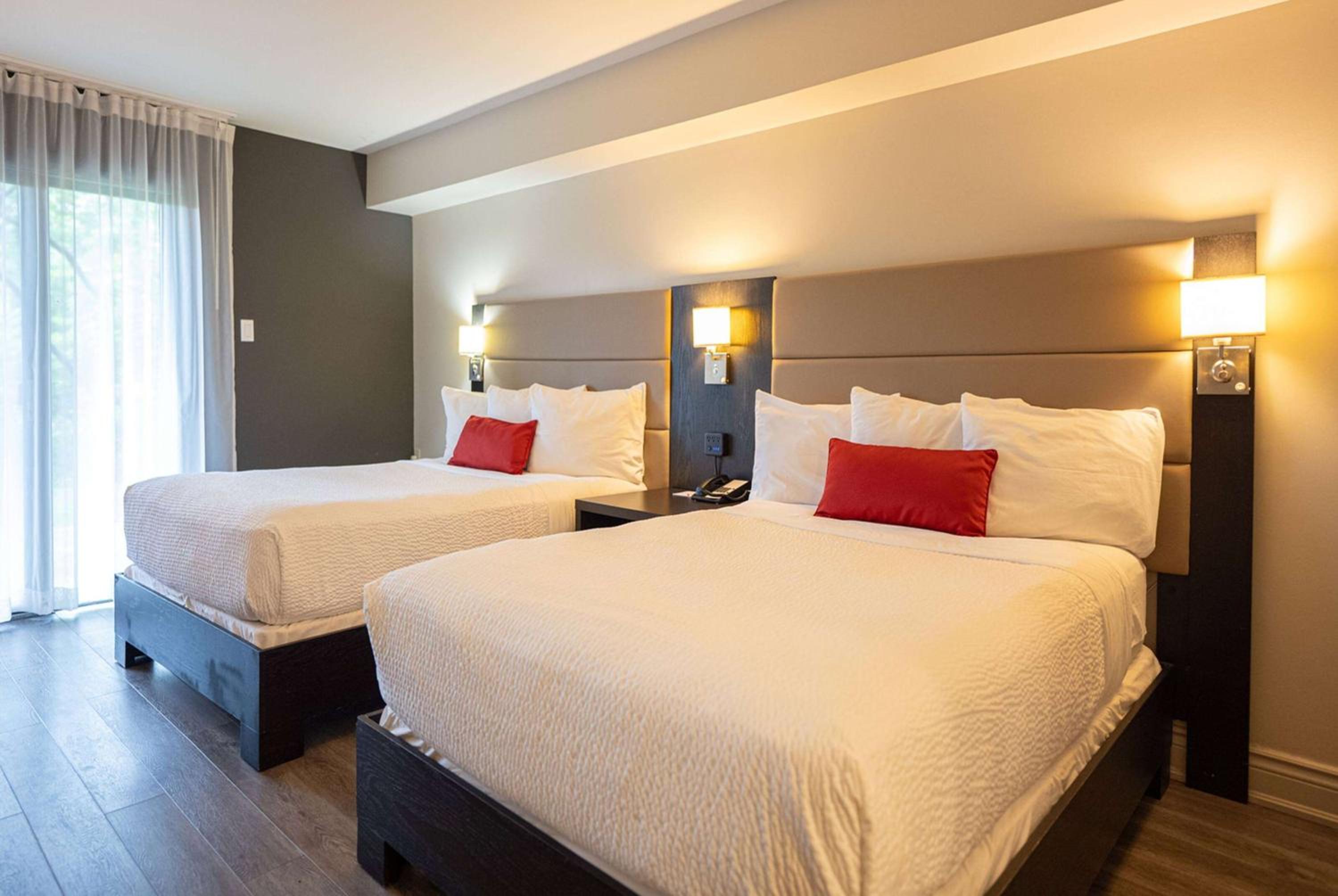 2 Double Beds, Deluxe Water Front, Non-Smoking - Photo 1