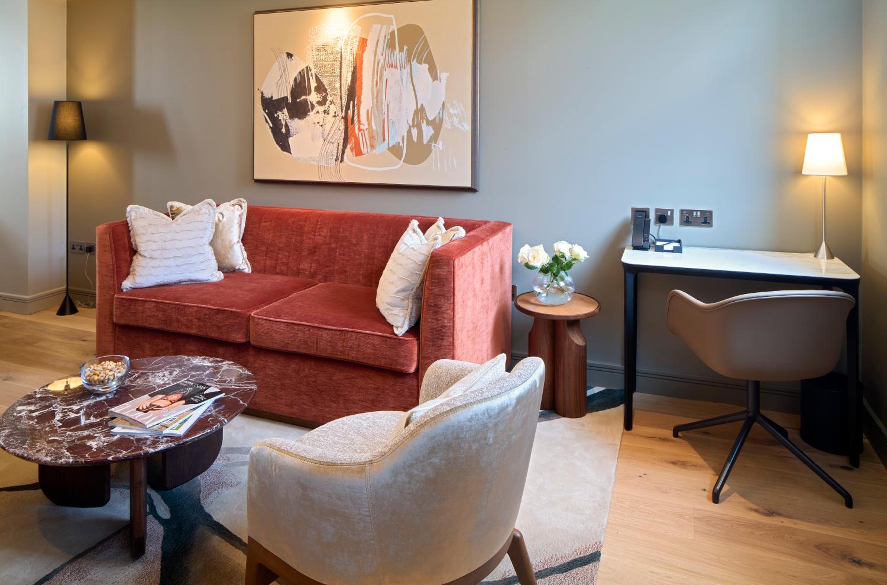 Luxury One Bedroom Apartment with Sofa Bed photo 1