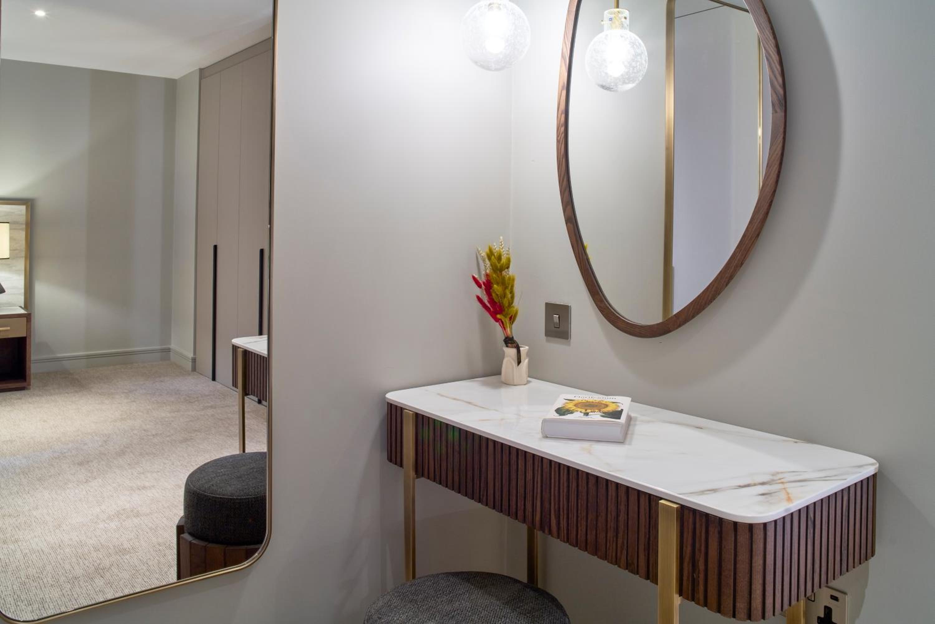 Deluxe Loft Open Plan One Bedroom with Sofa Bed photo 2