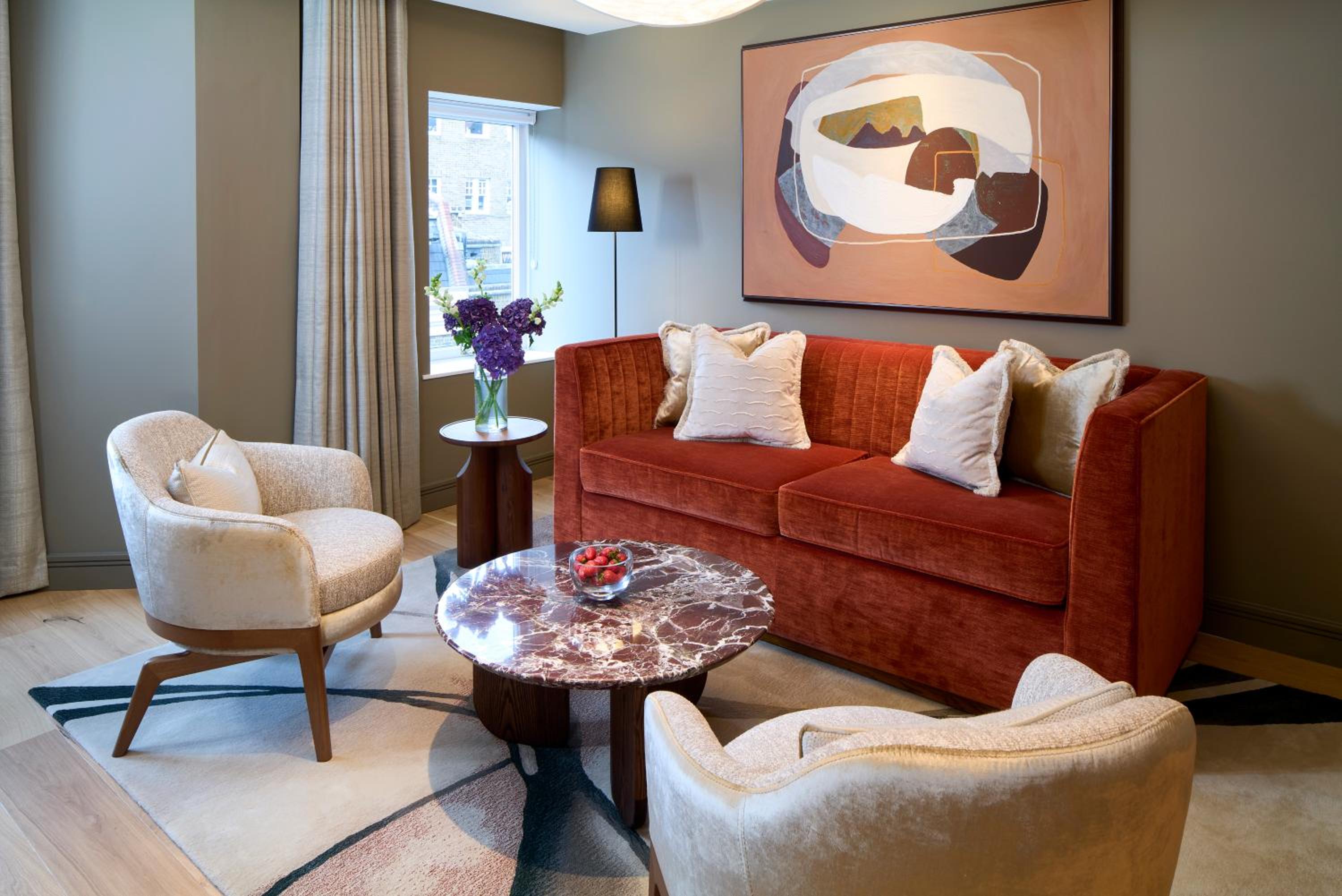 Deluxe One Bedroom Apartment with Sofa Bed photo 2