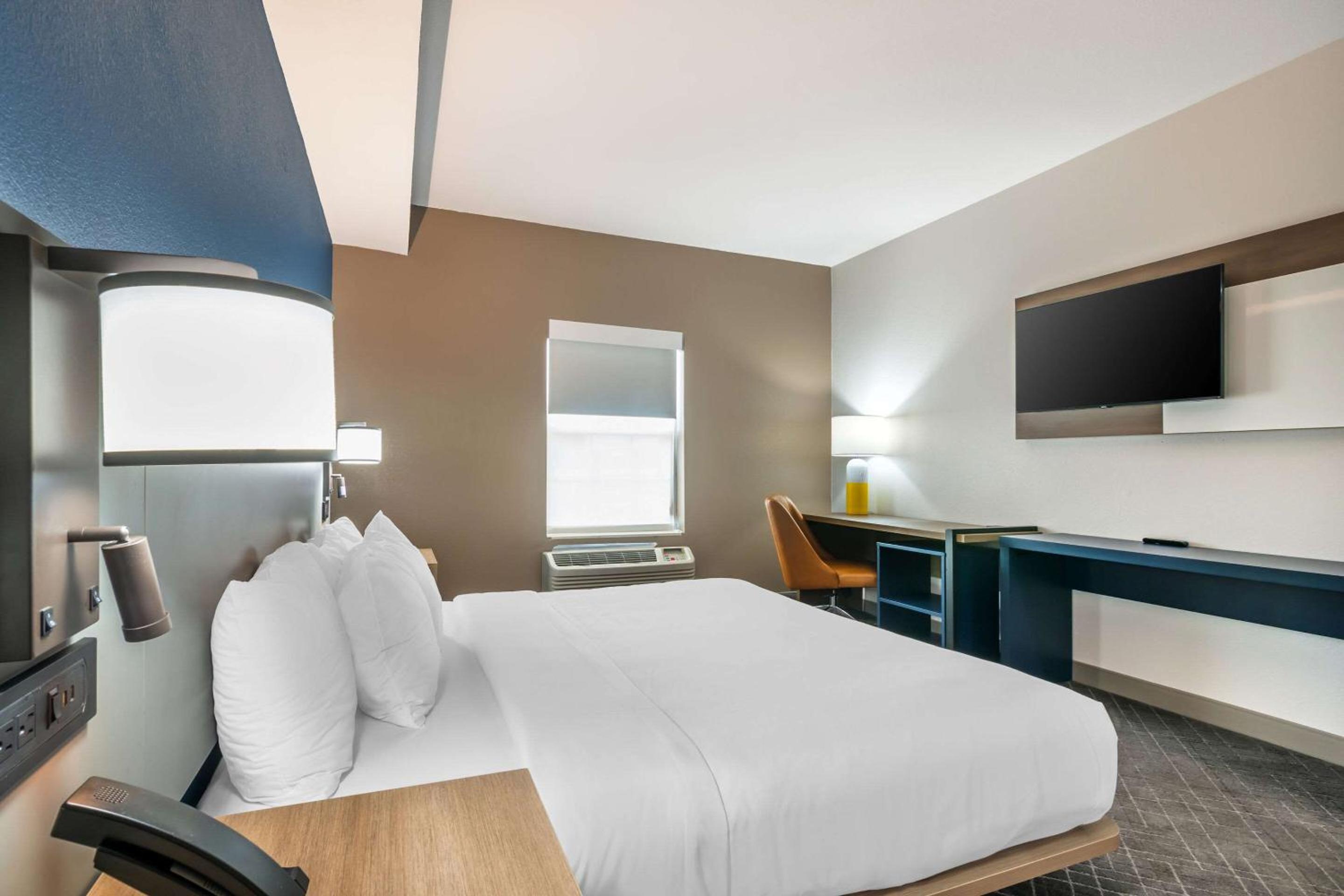 King Room - Disability Access/Non-Smoking - Photo 4