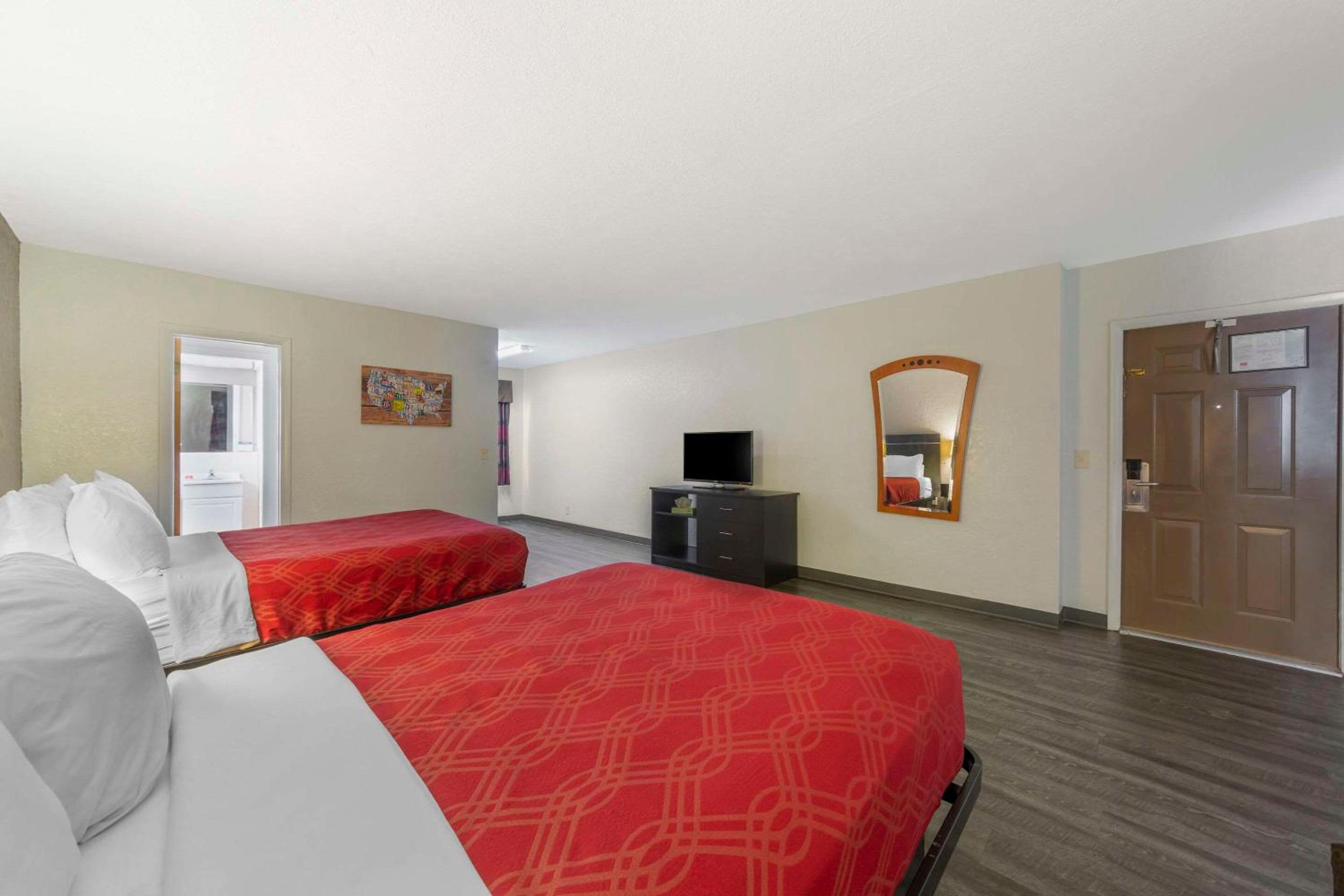 Double Room - Non-Smoking  photo 2