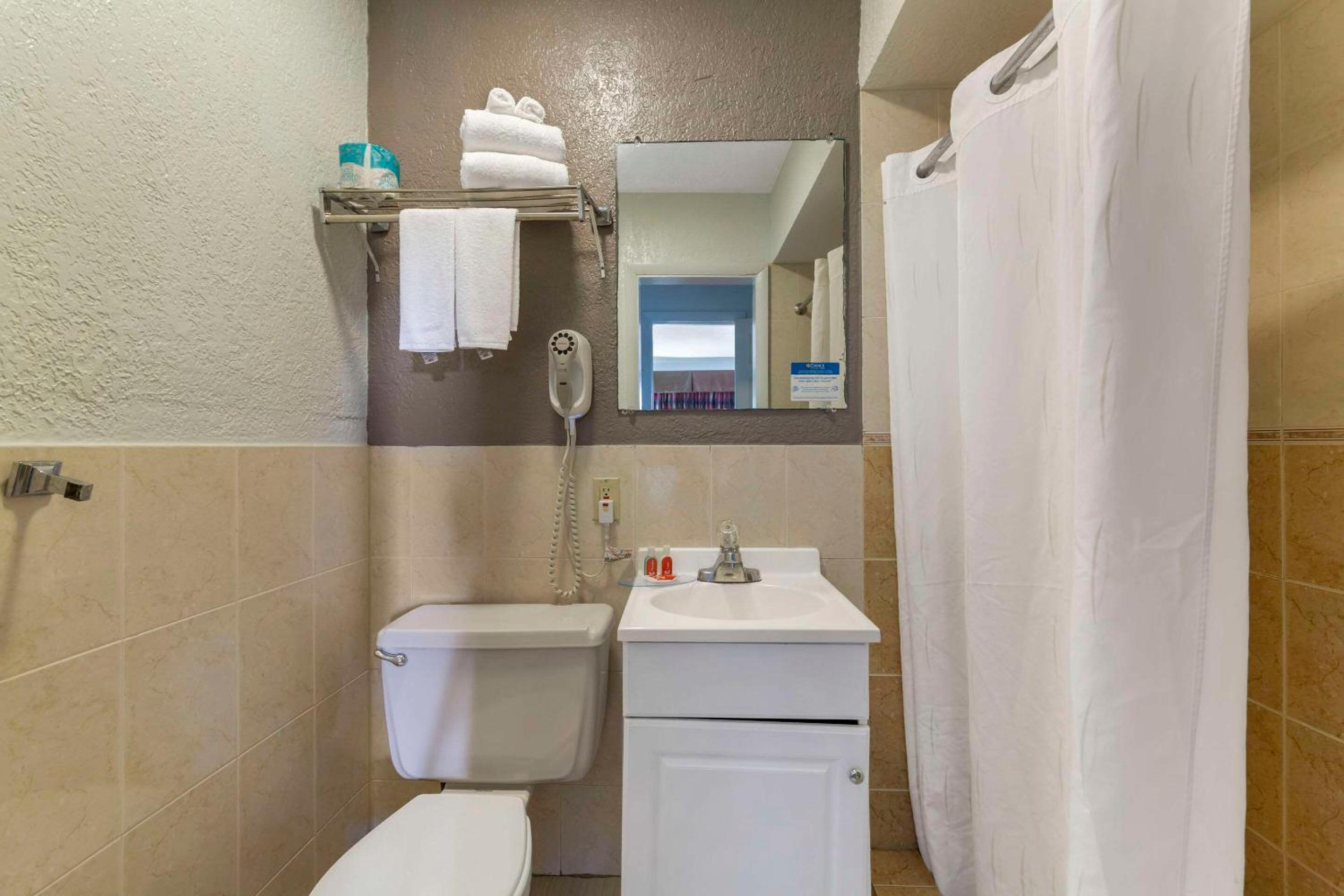 Double Room - Non-Smoking  photo 3
