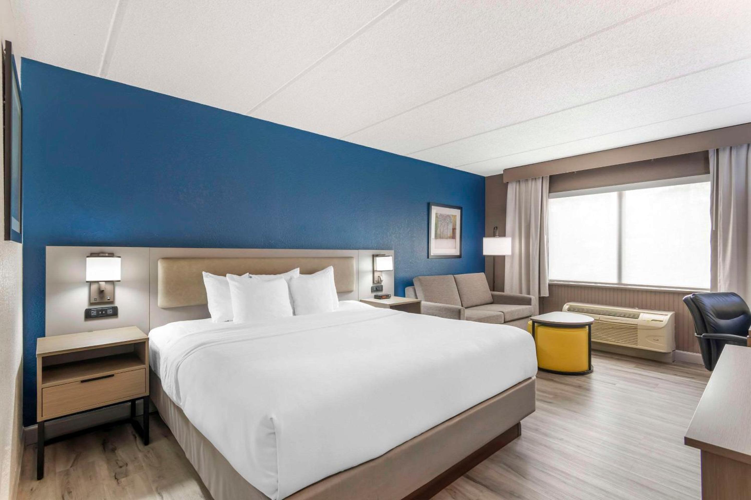 King Room - Non-Smoking photo 1