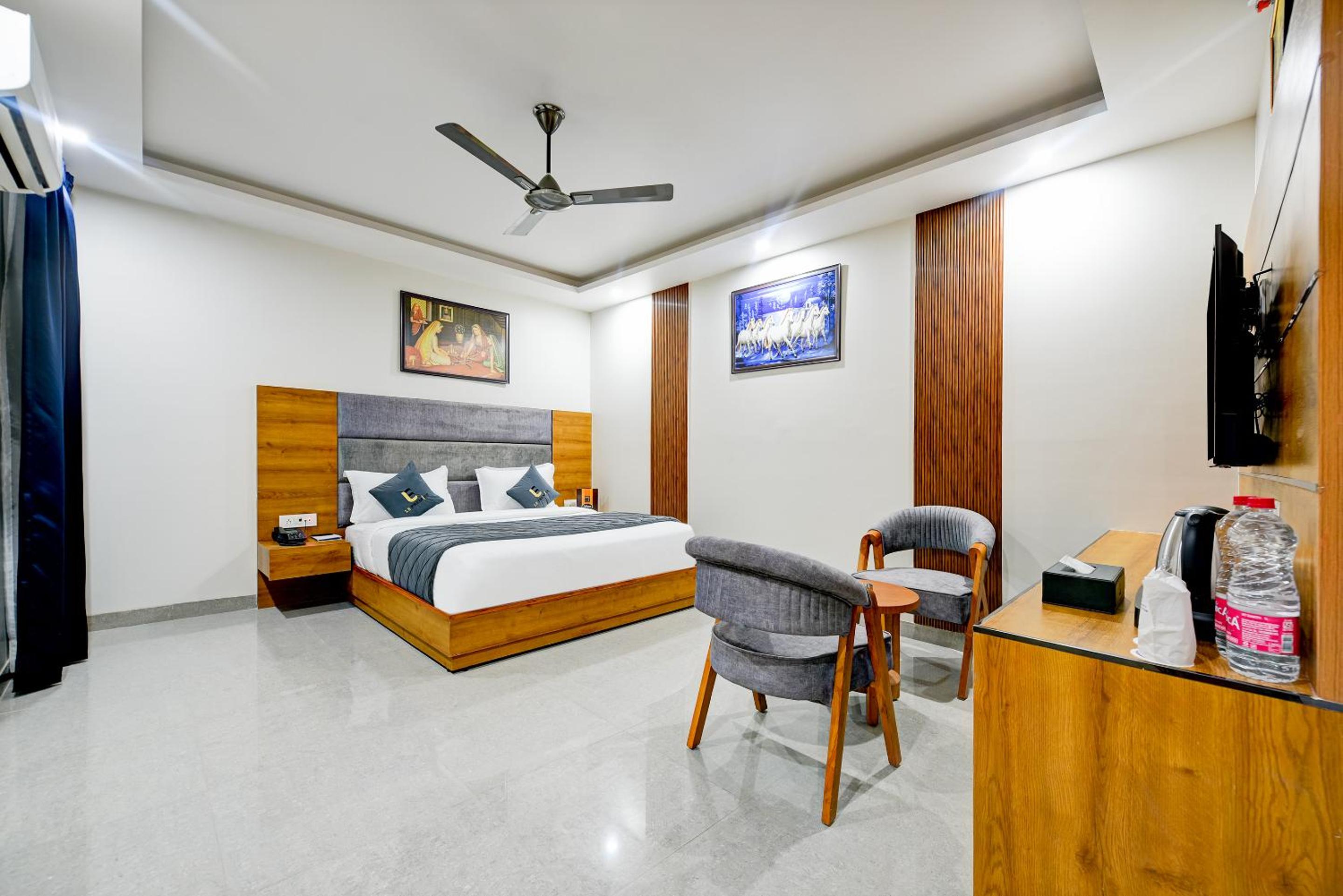 Superior King Room photo 2