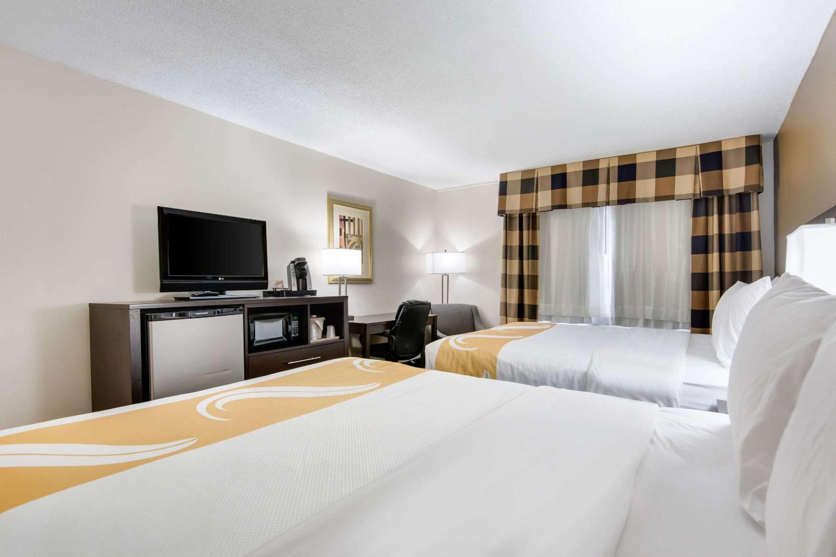 Queen Room - Photo 2