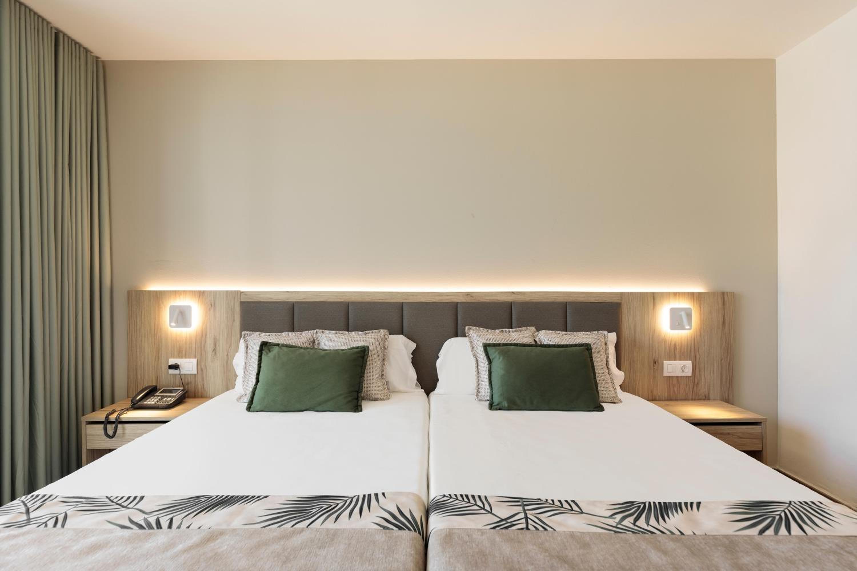Superior Twin Room - Photo 2