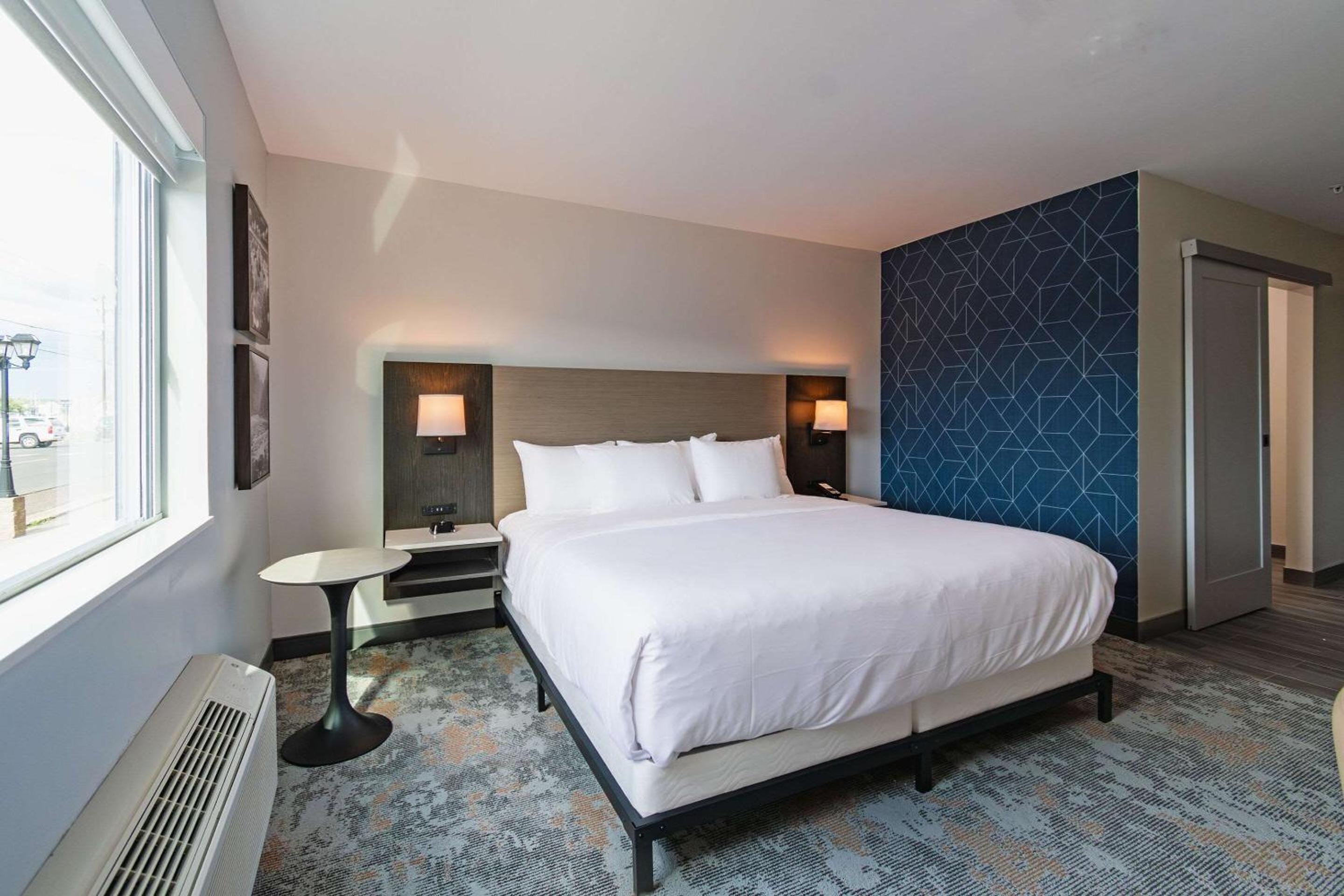 King Room - Accessible/Non Smoking