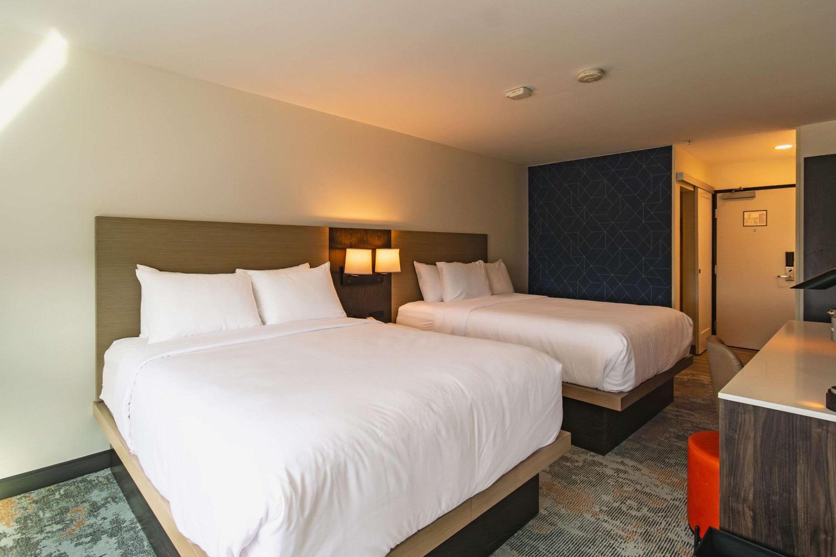 Standard Queen Room with Two Queen Beds - Non Smoking  - Photo 1