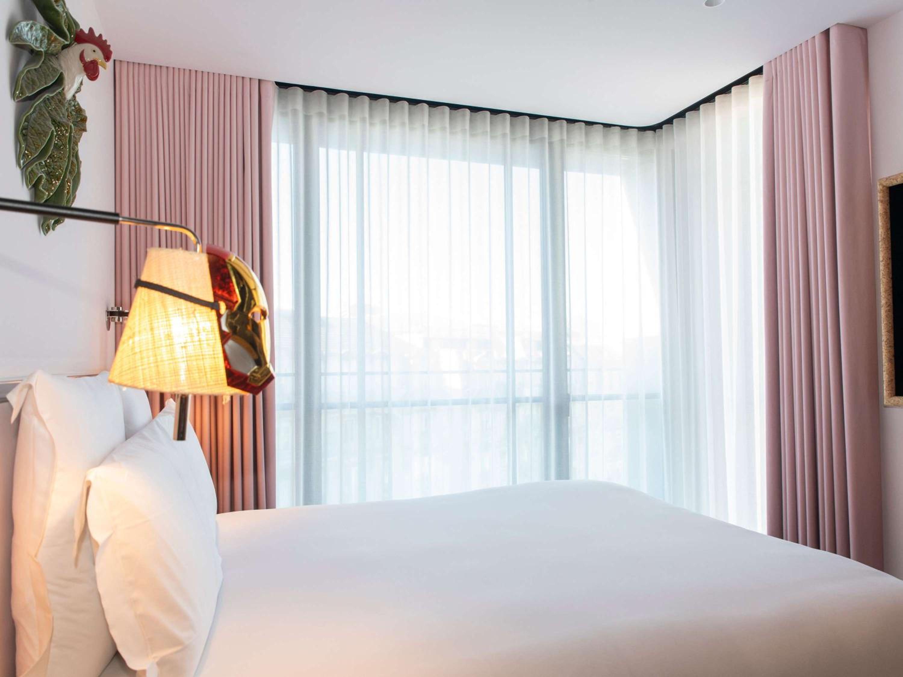 SMALL MAMA Double Room with Balcony and Avenue View - Photo 3