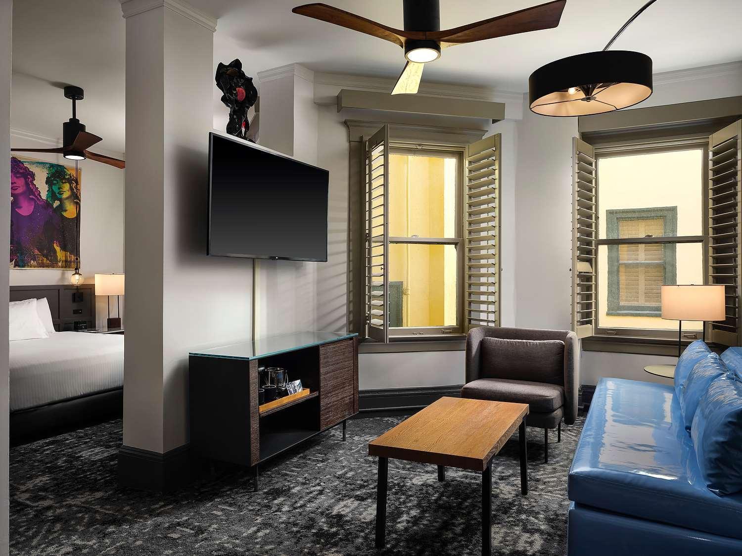 Junior King Suite with Sofa Bed - Photo 1