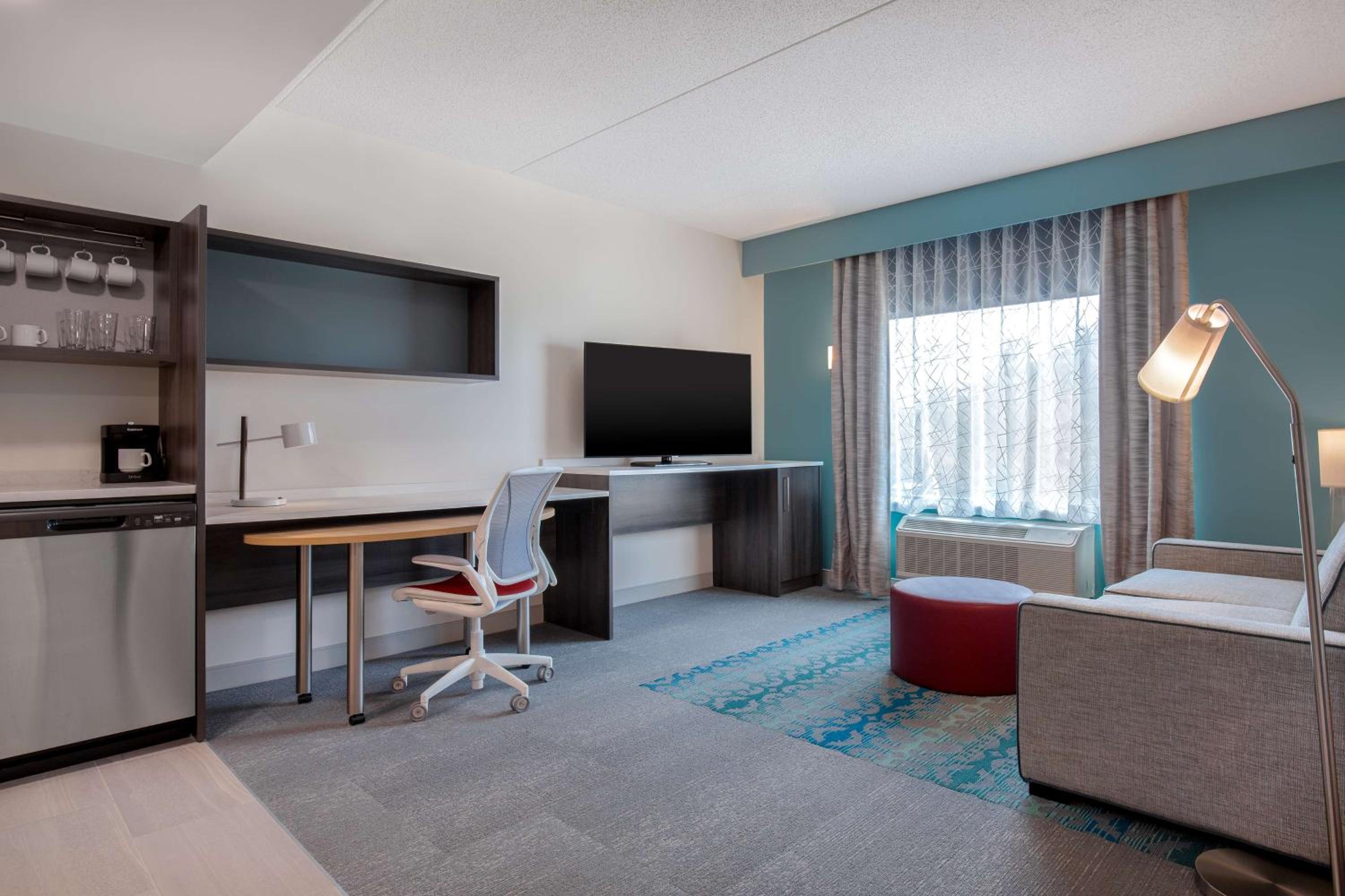 One-Bedroom King Suite photo 2