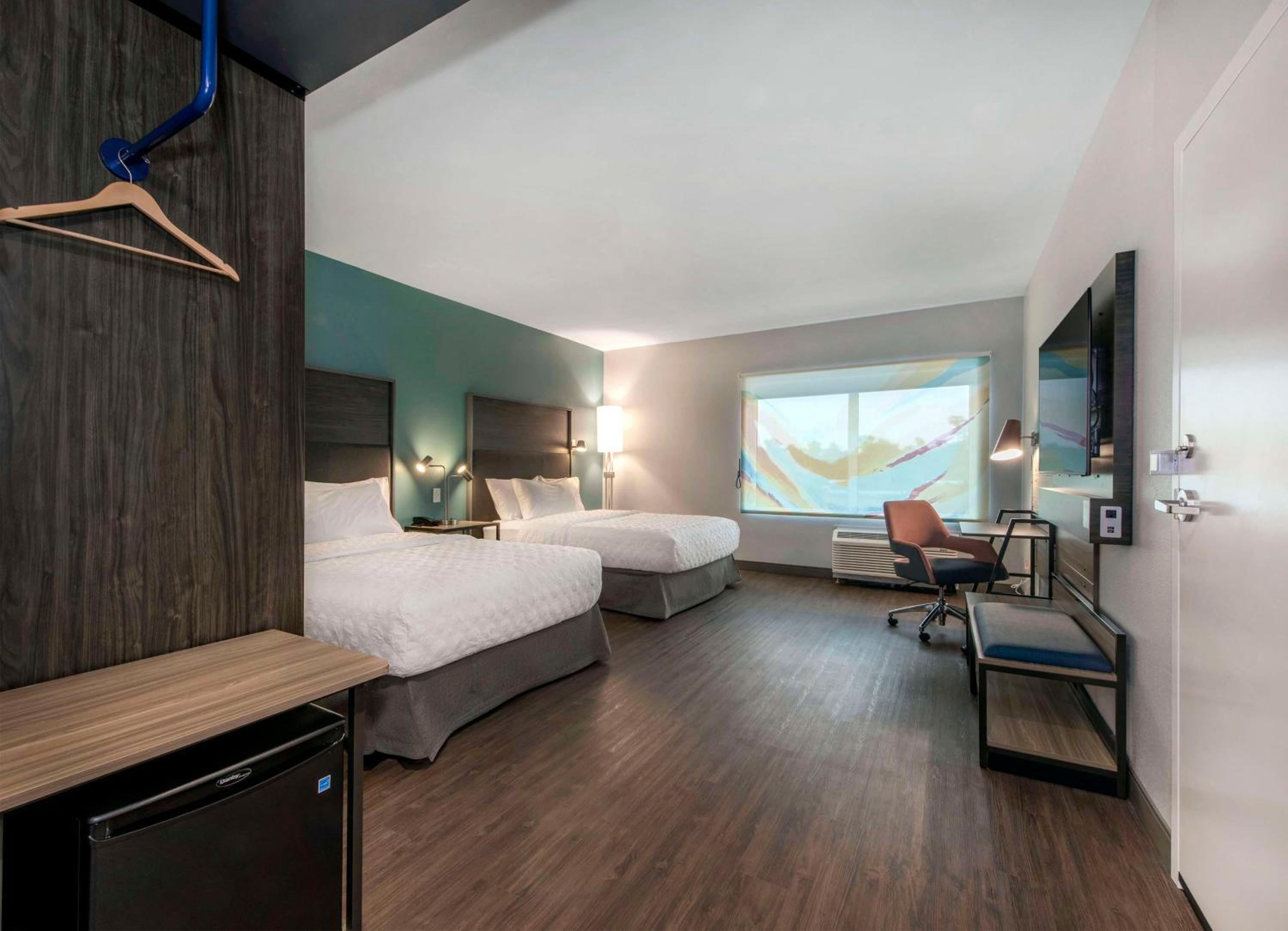 Queen Room with Two Queen Beds - Mobility Access - Photo 2