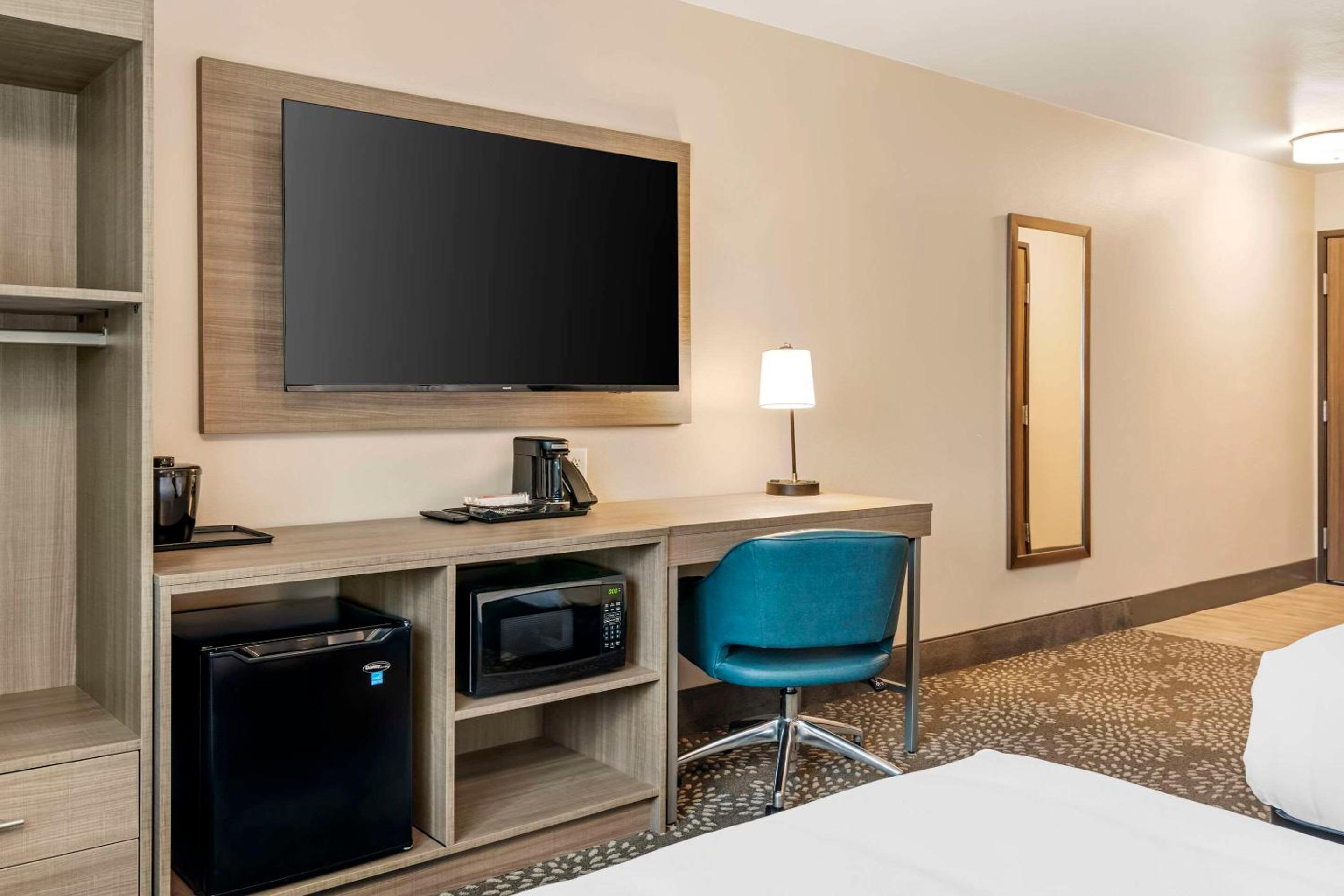 Queen Room - Disability Access - Photo 2