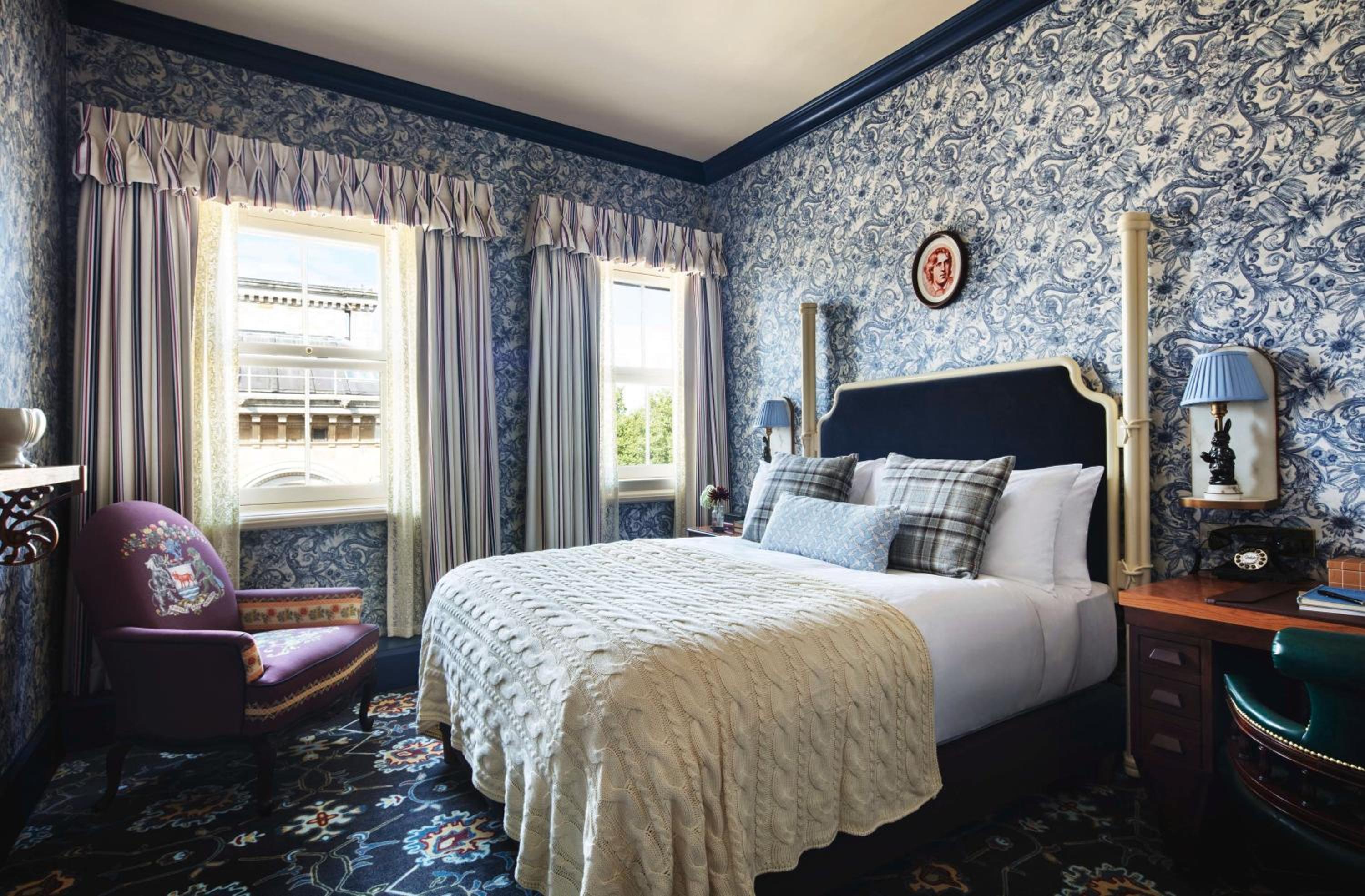 Graduate Double Room with Historic View - Photo 3