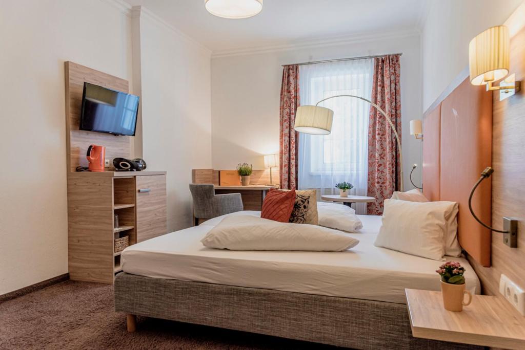 Standard King Room