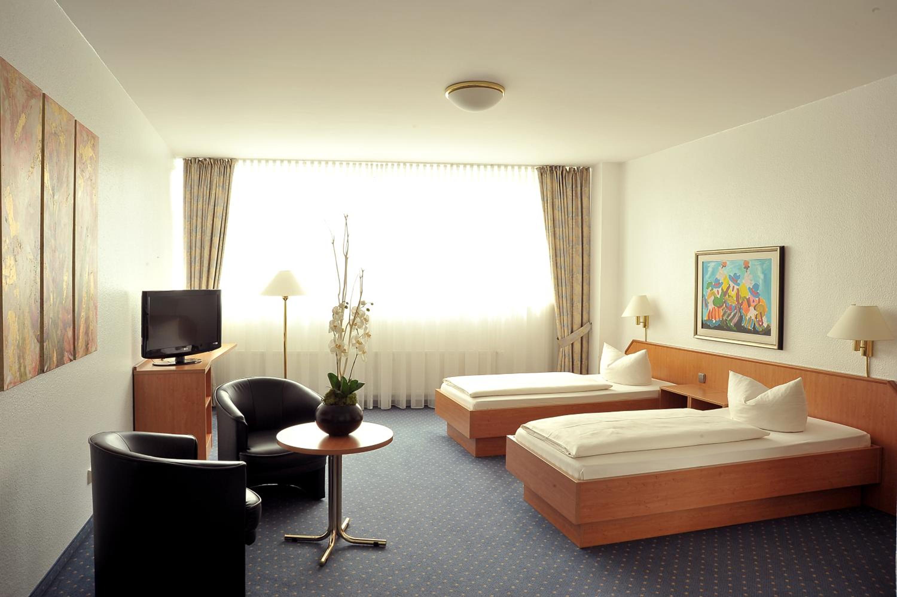 Double or Twin Room with Air Conditioning photo 2