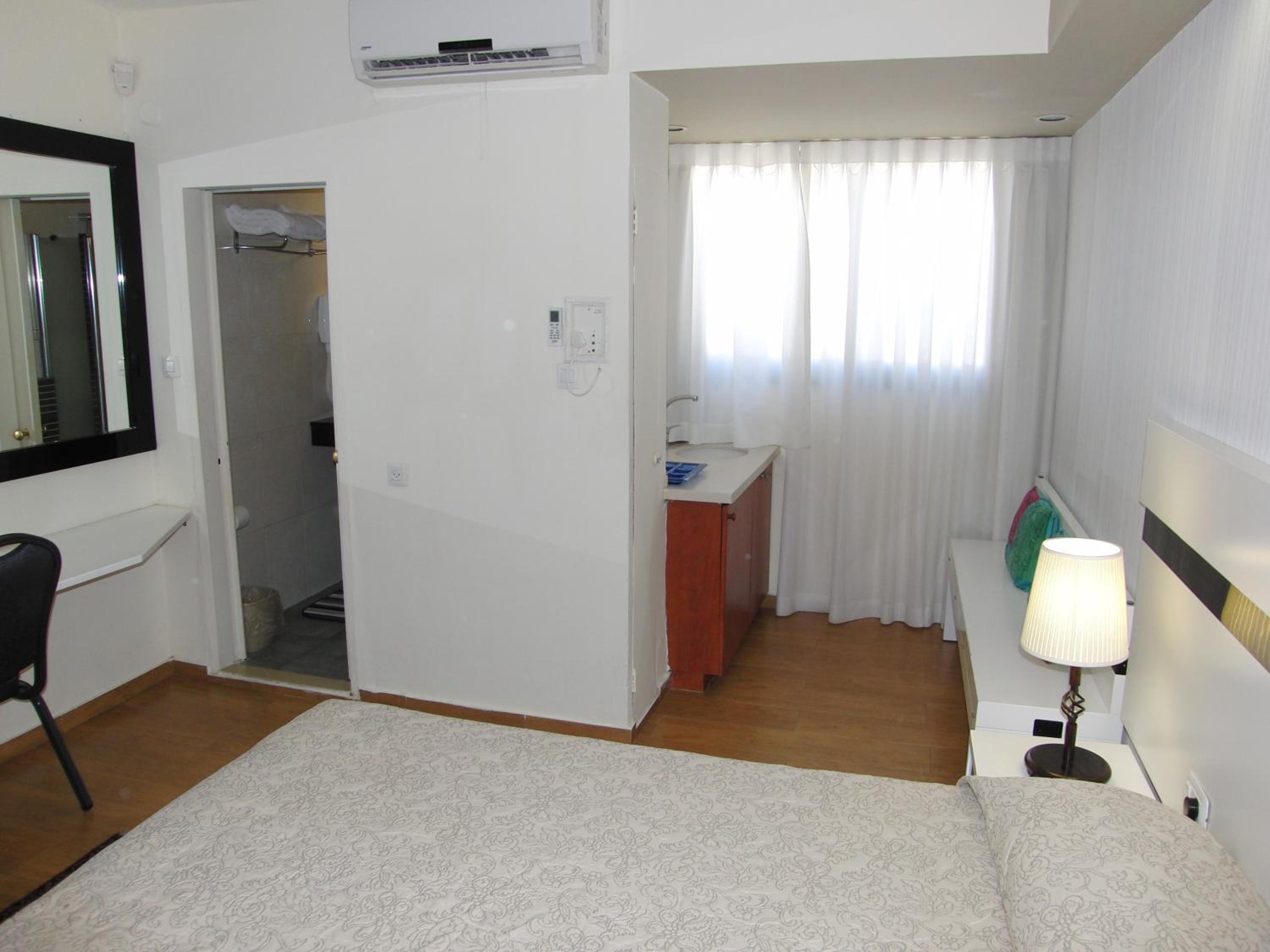 Family Room (2 Adults + 2 Children) photo 3