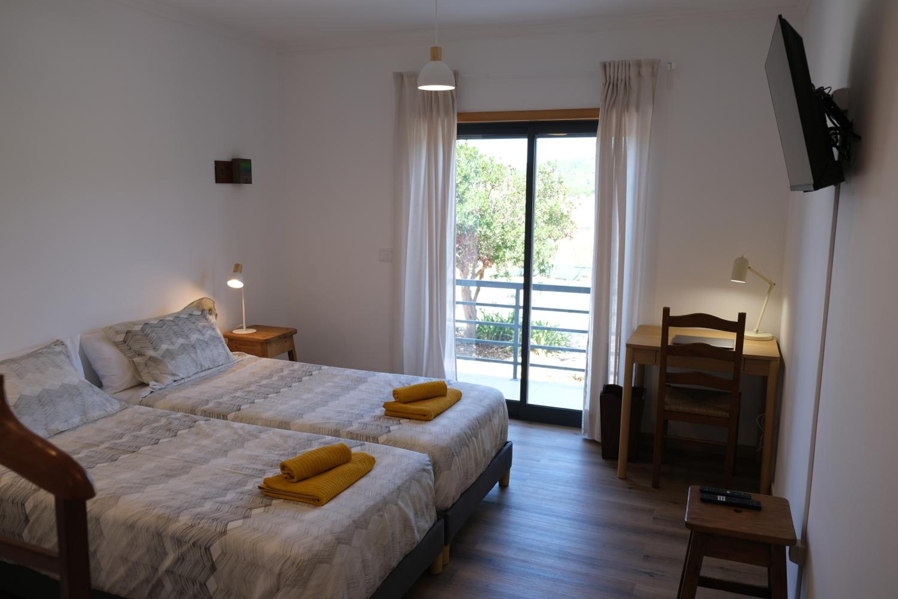 Twin Room with Private Bathroom photo 1